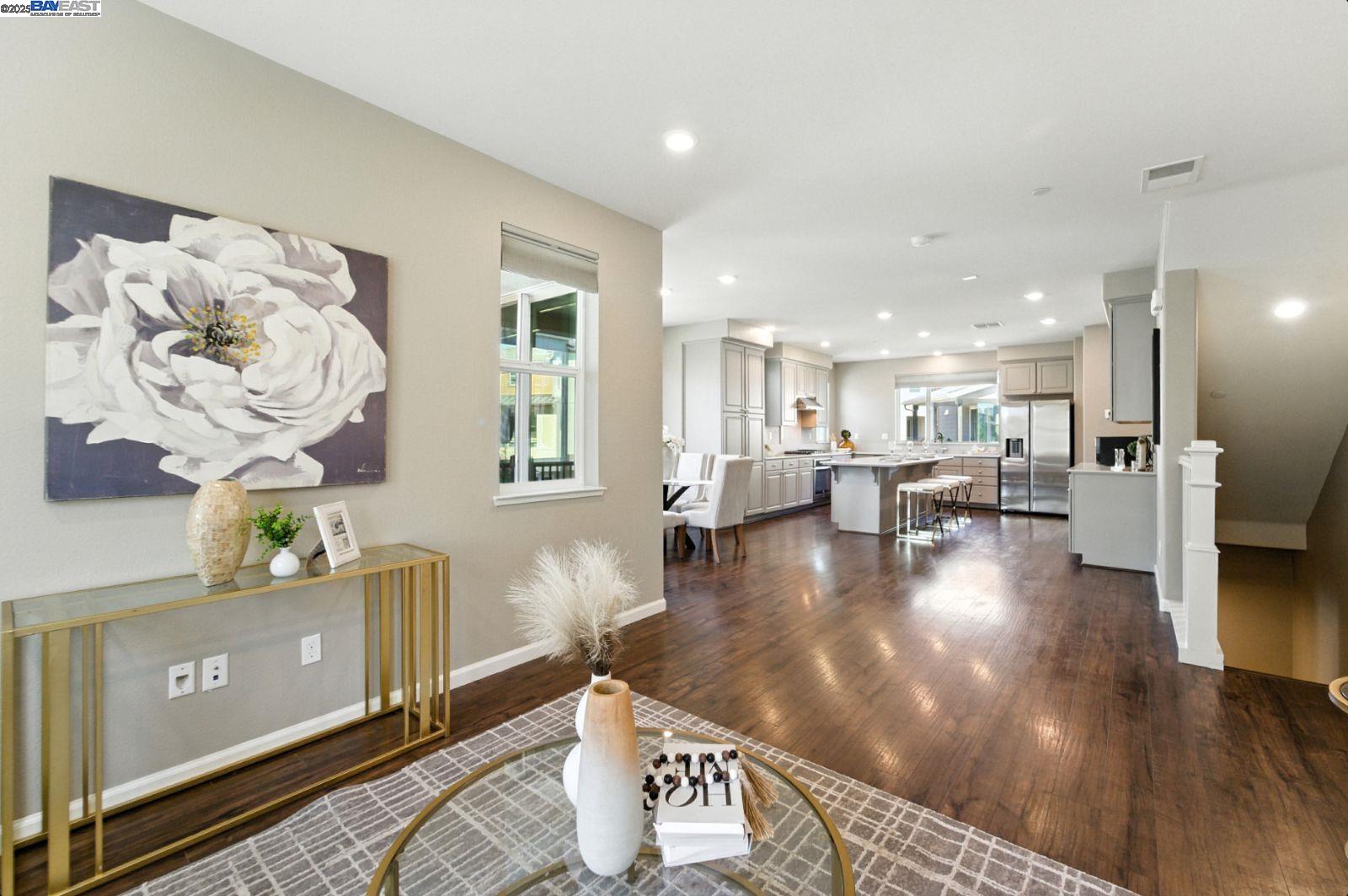 Detail Gallery Image 5 of 48 For 418 Desert Holly St, Milpitas,  CA 95035 - 4 Beds | 3/1 Baths