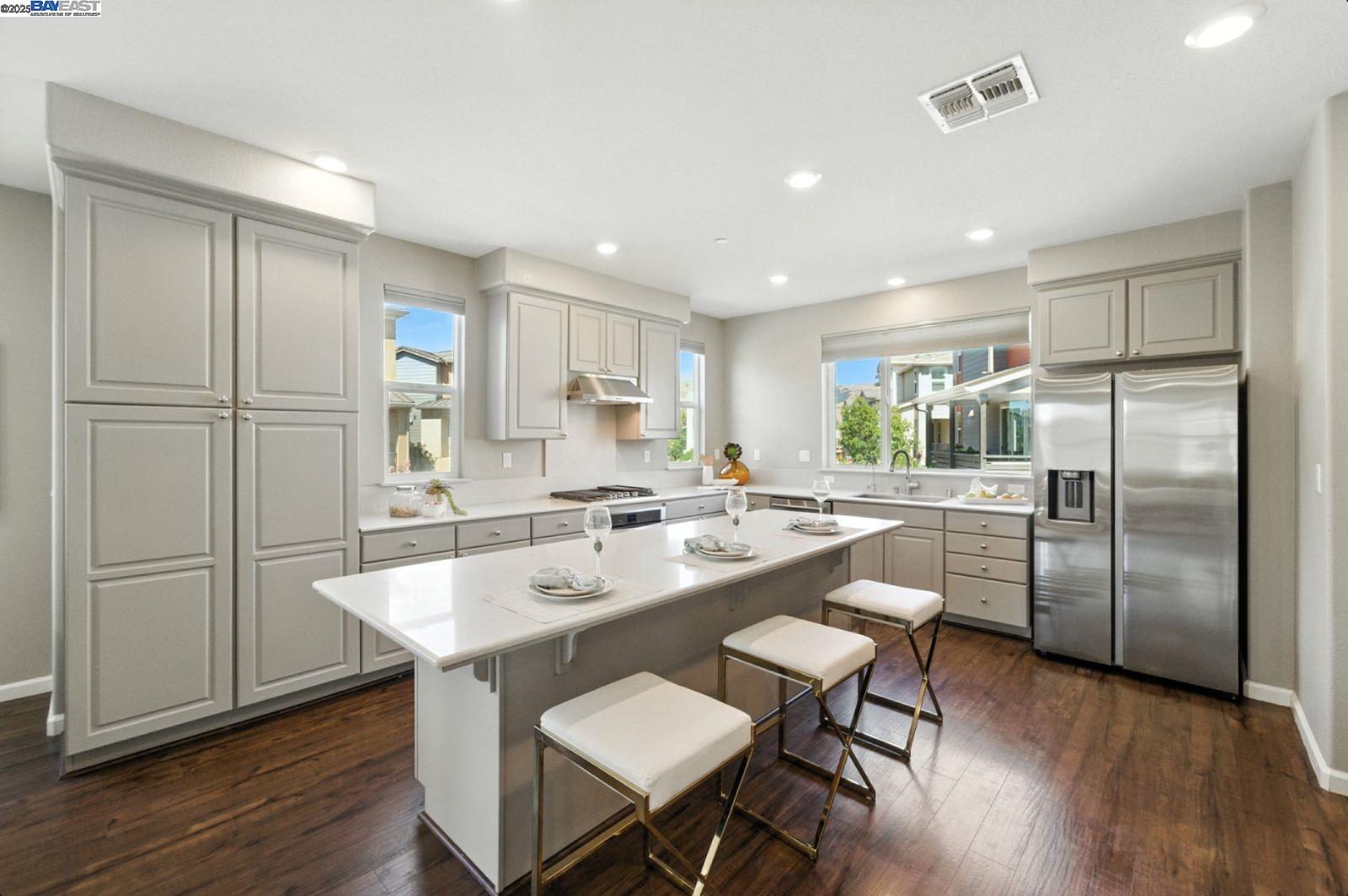Detail Gallery Image 9 of 48 For 418 Desert Holly St, Milpitas,  CA 95035 - 4 Beds | 3/1 Baths
