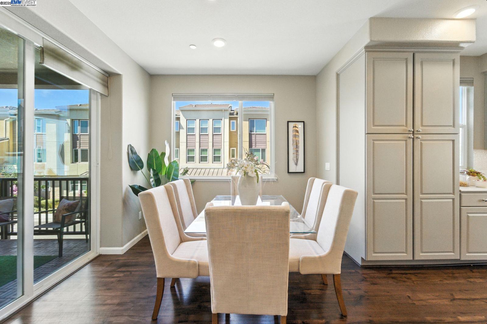 Detail Gallery Image 10 of 48 For 418 Desert Holly St, Milpitas,  CA 95035 - 4 Beds | 3/1 Baths