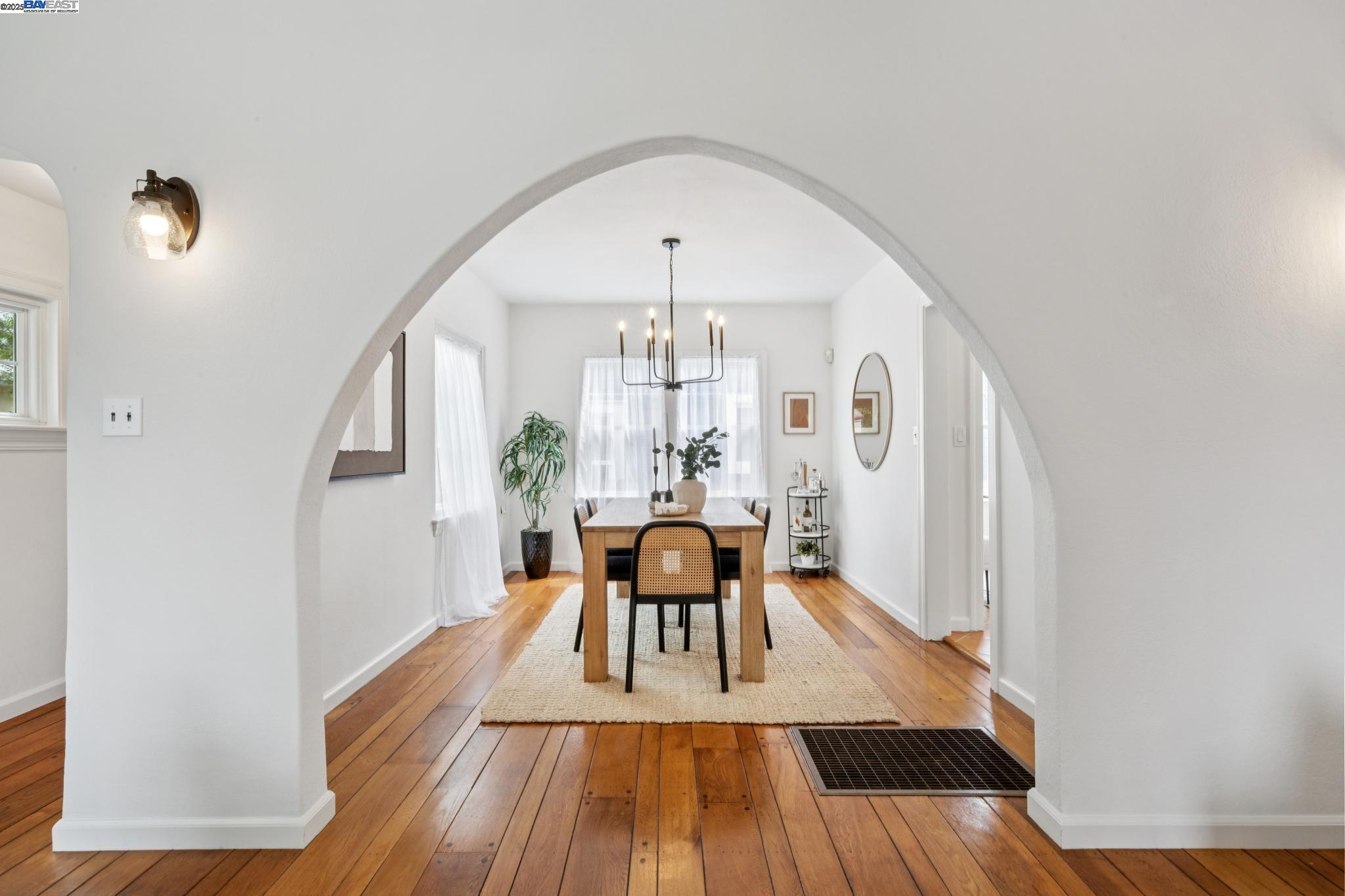 Detail Gallery Image 12 of 40 For 3764 35th Avenue, Oakland,  CA 94619 - 2 Beds | 1 Baths