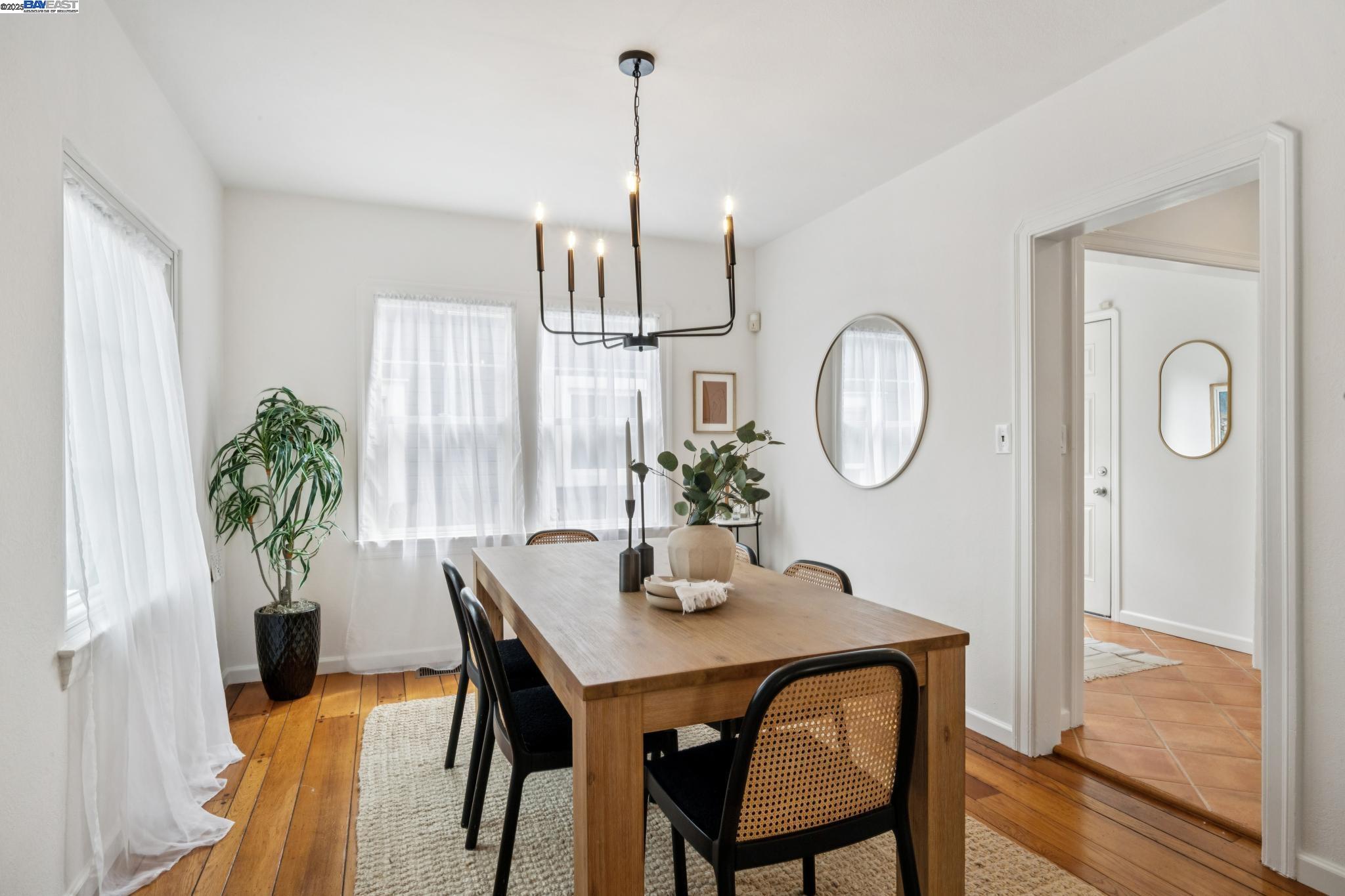 Detail Gallery Image 15 of 40 For 3764 35th Avenue, Oakland,  CA 94619 - 2 Beds | 1 Baths