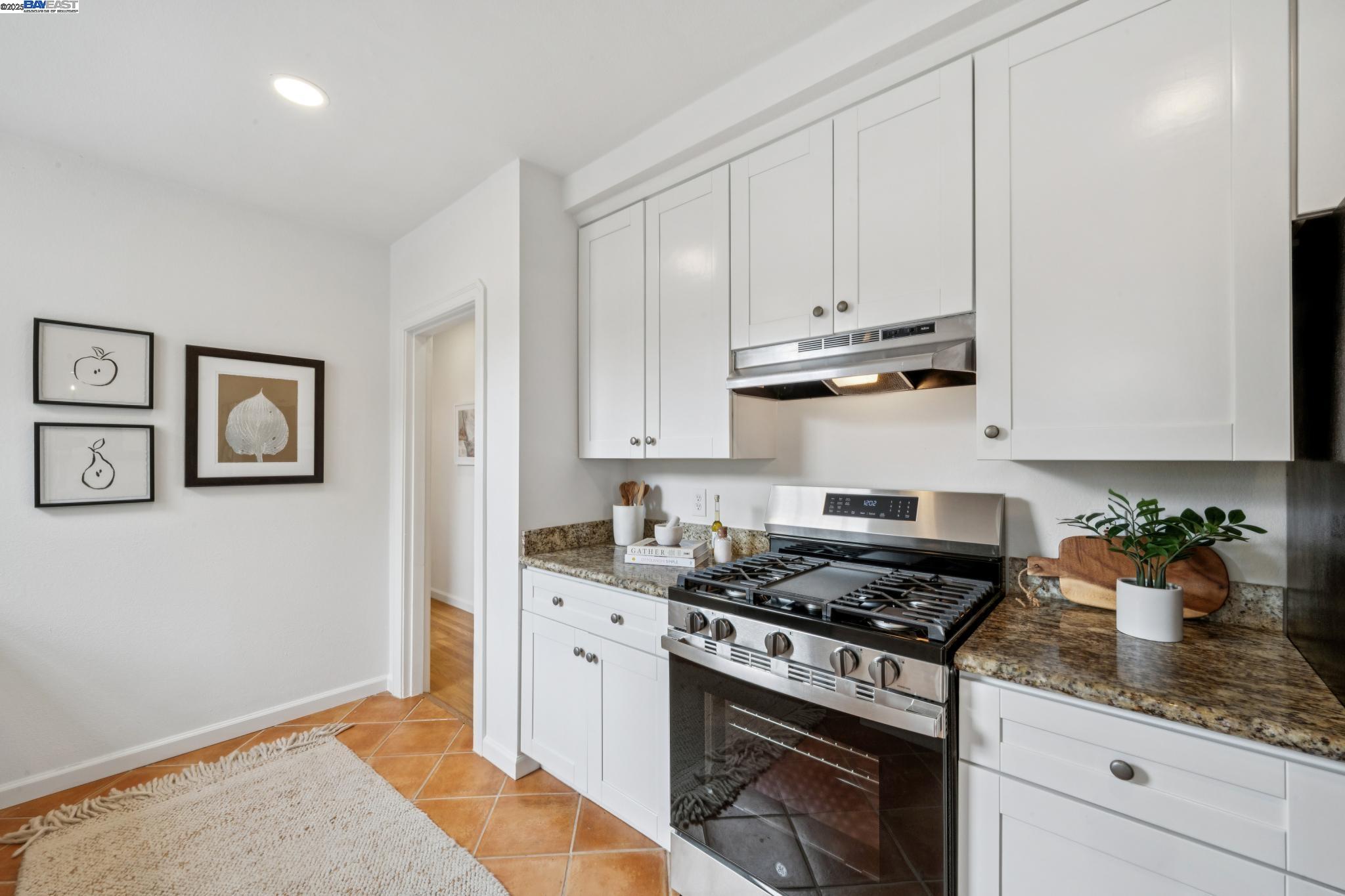 Detail Gallery Image 19 of 40 For 3764 35th Avenue, Oakland,  CA 94619 - 2 Beds | 1 Baths