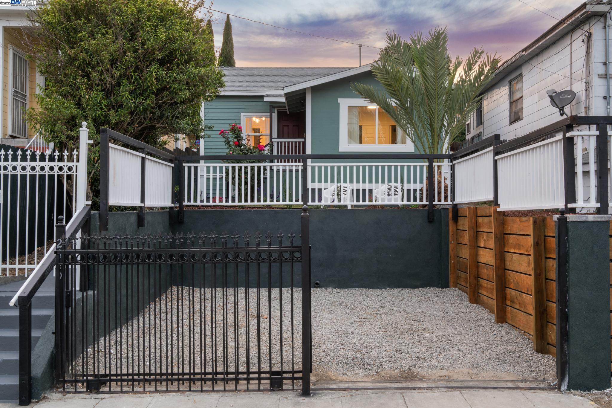 Detail Gallery Image 1 of 55 For 2449 26th Avenue, Oakland,  CA 94601 - 4 Beds | 2 Baths