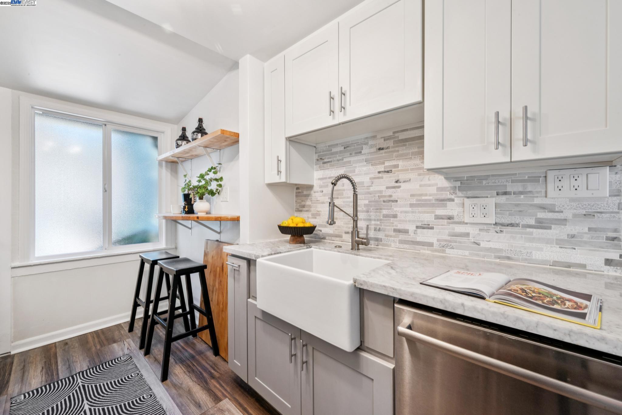 Detail Gallery Image 15 of 55 For 2449 26th Avenue, Oakland,  CA 94601 - 4 Beds | 2 Baths