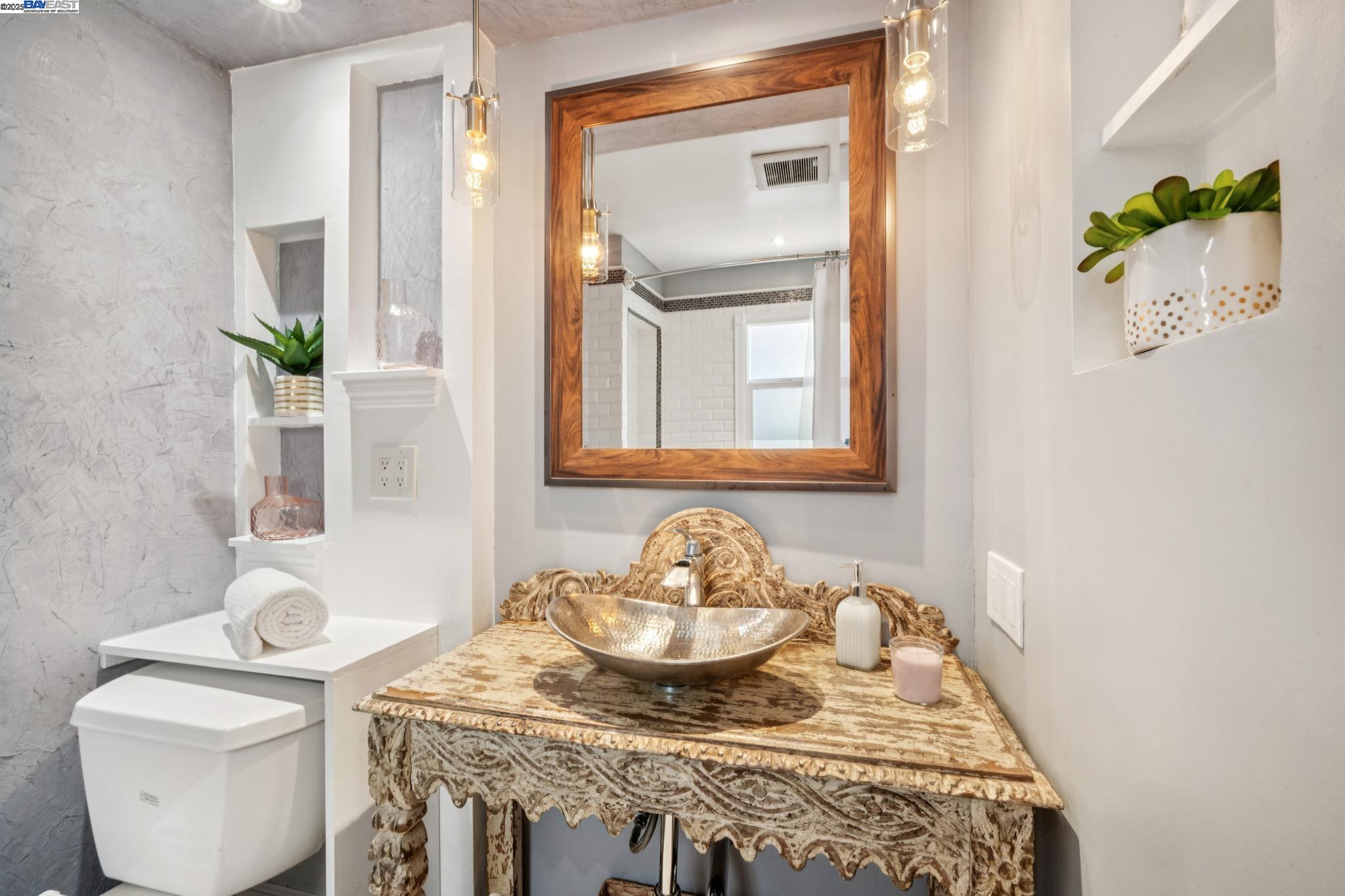 Detail Gallery Image 19 of 55 For 2449 26th Avenue, Oakland,  CA 94601 - 4 Beds | 2 Baths