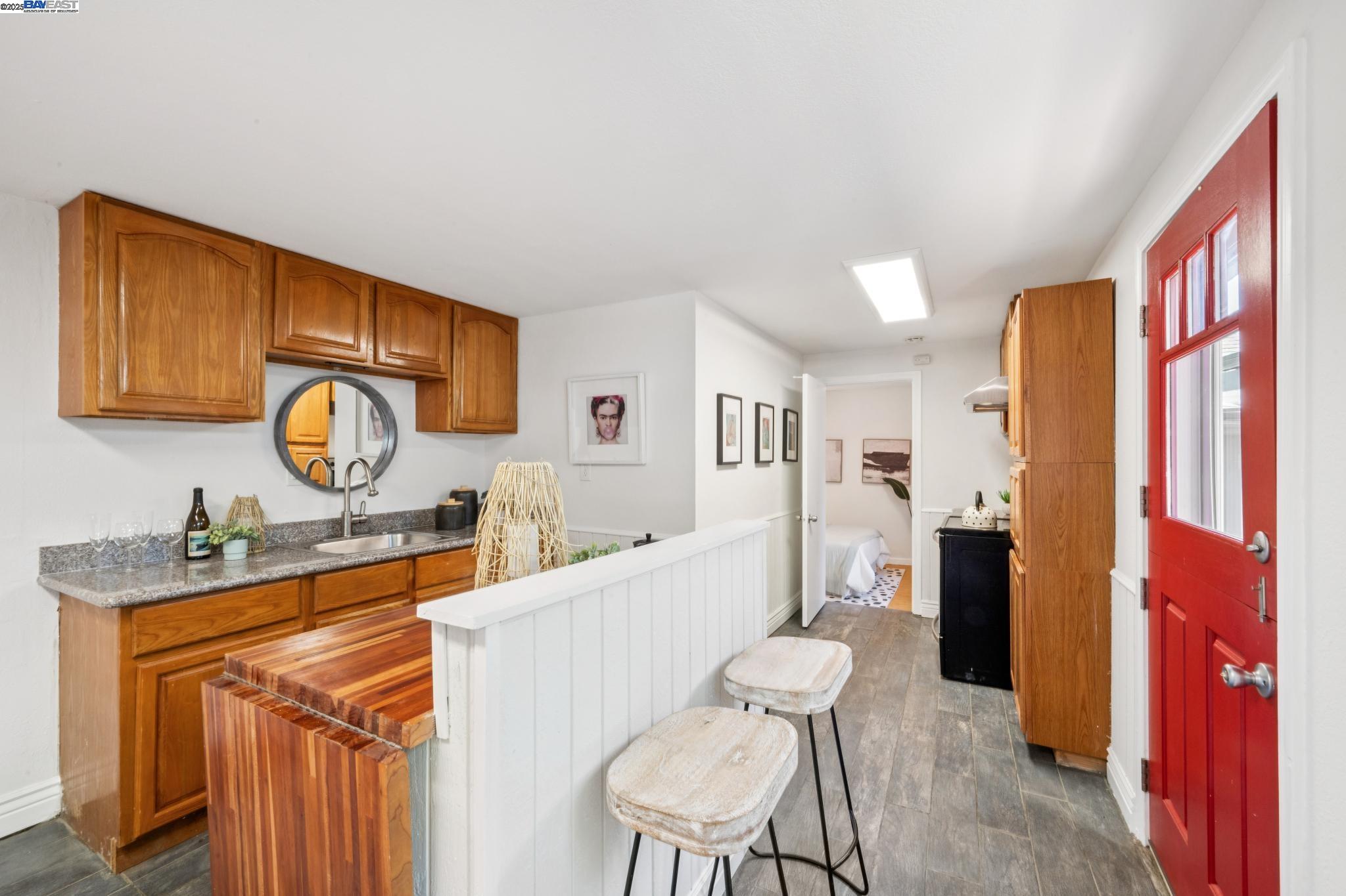 Detail Gallery Image 31 of 55 For 2449 26th Avenue, Oakland,  CA 94601 - 4 Beds | 2 Baths