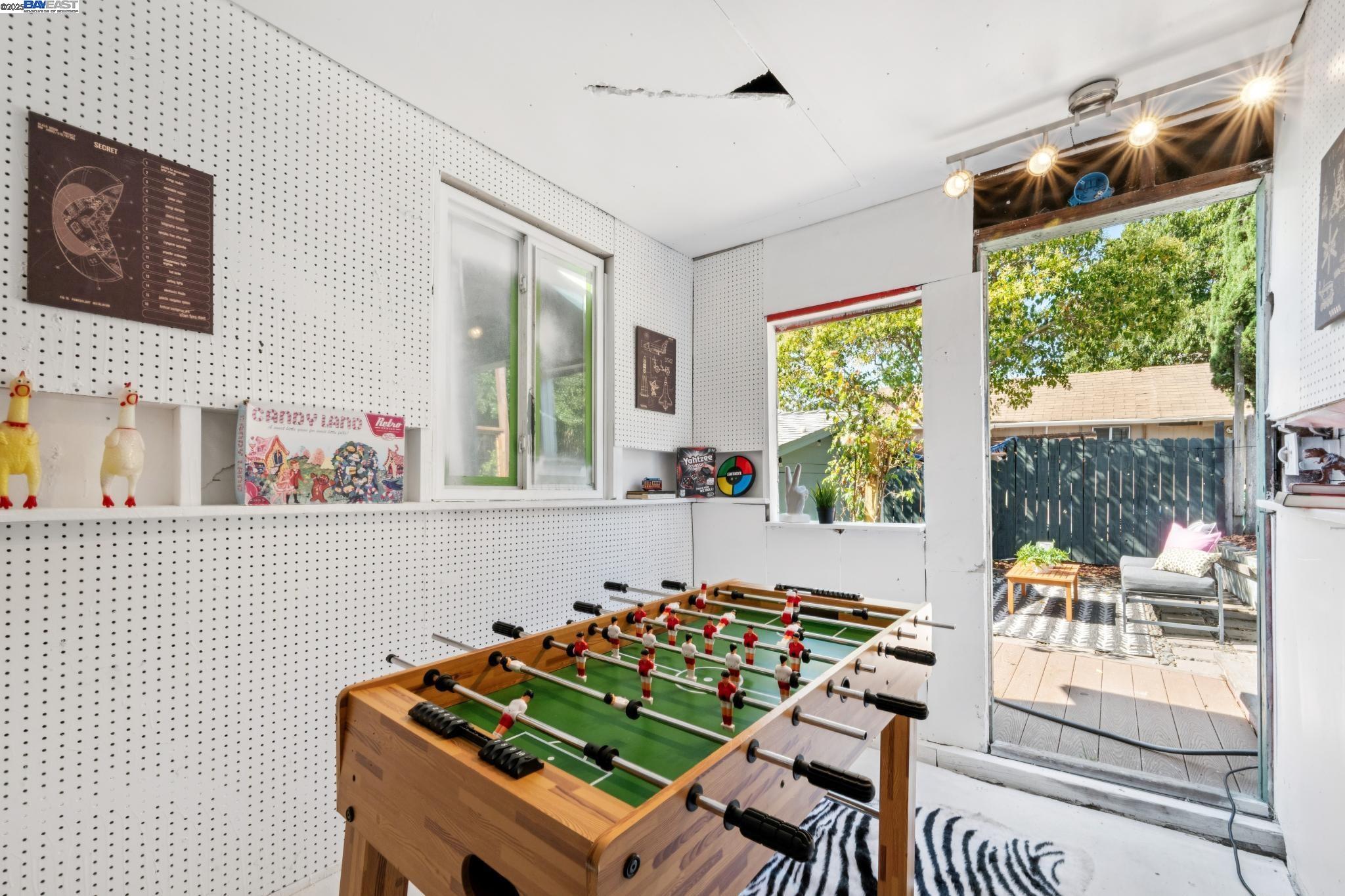 Detail Gallery Image 39 of 55 For 2449 26th Avenue, Oakland,  CA 94601 - 4 Beds | 2 Baths