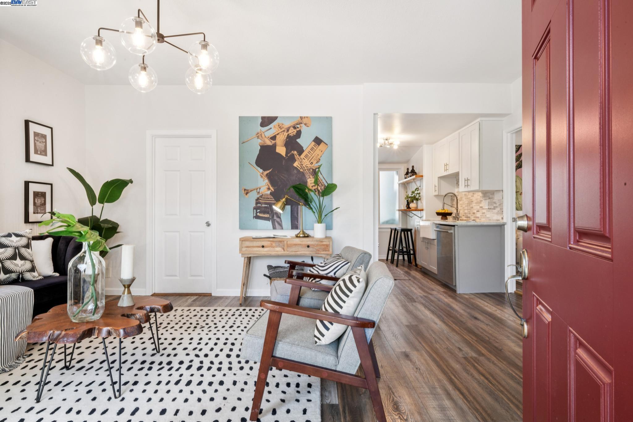 Detail Gallery Image 5 of 55 For 2449 26th Avenue, Oakland,  CA 94601 - 4 Beds | 2 Baths