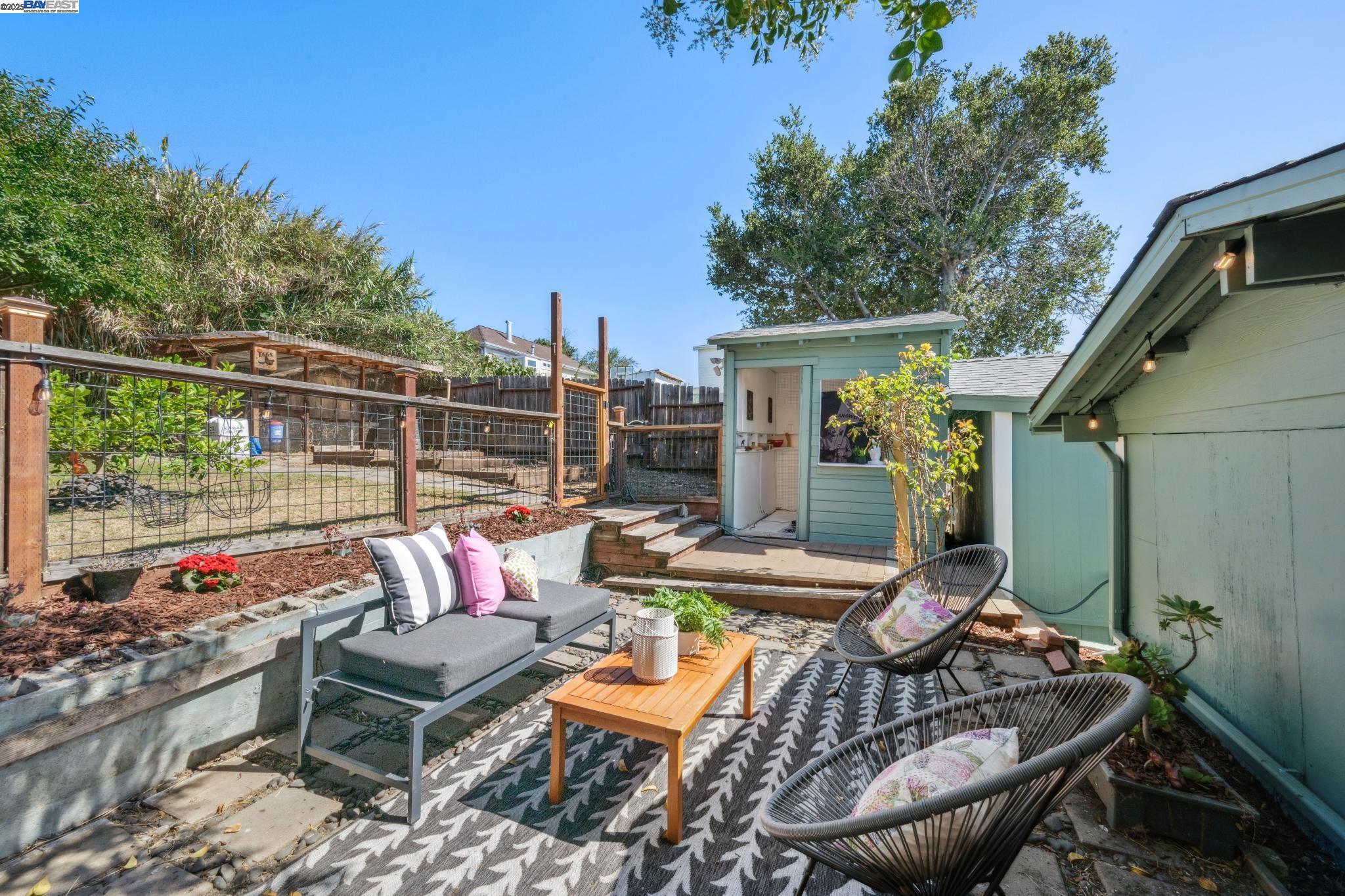 Detail Gallery Image 41 of 55 For 2449 26th Avenue, Oakland,  CA 94601 - 4 Beds | 2 Baths