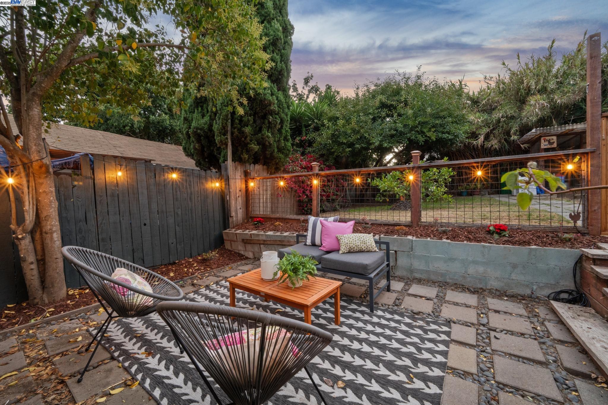 Detail Gallery Image 49 of 55 For 2449 26th Avenue, Oakland,  CA 94601 - 4 Beds | 2 Baths