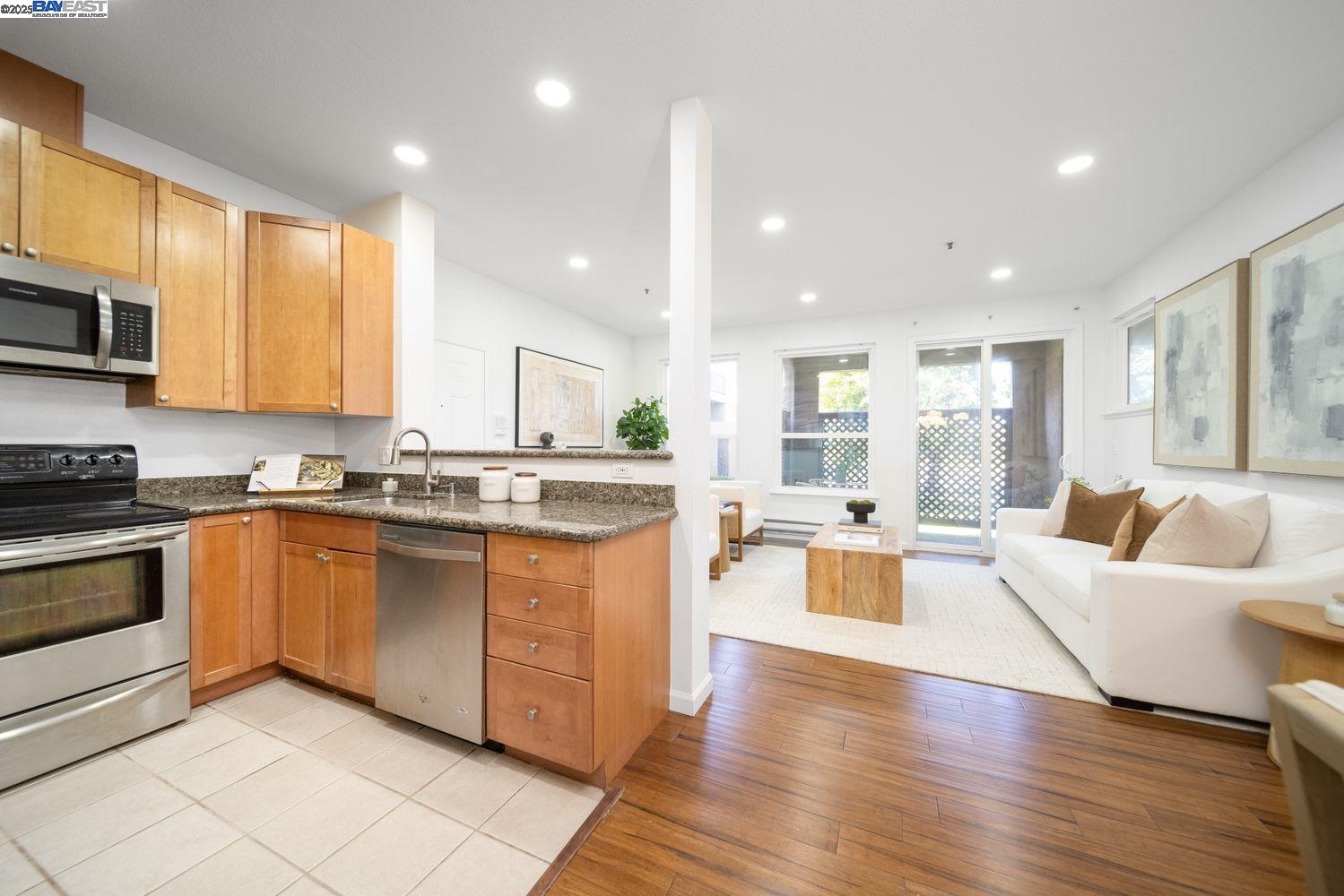 Photo #2: 41107372 Listing 