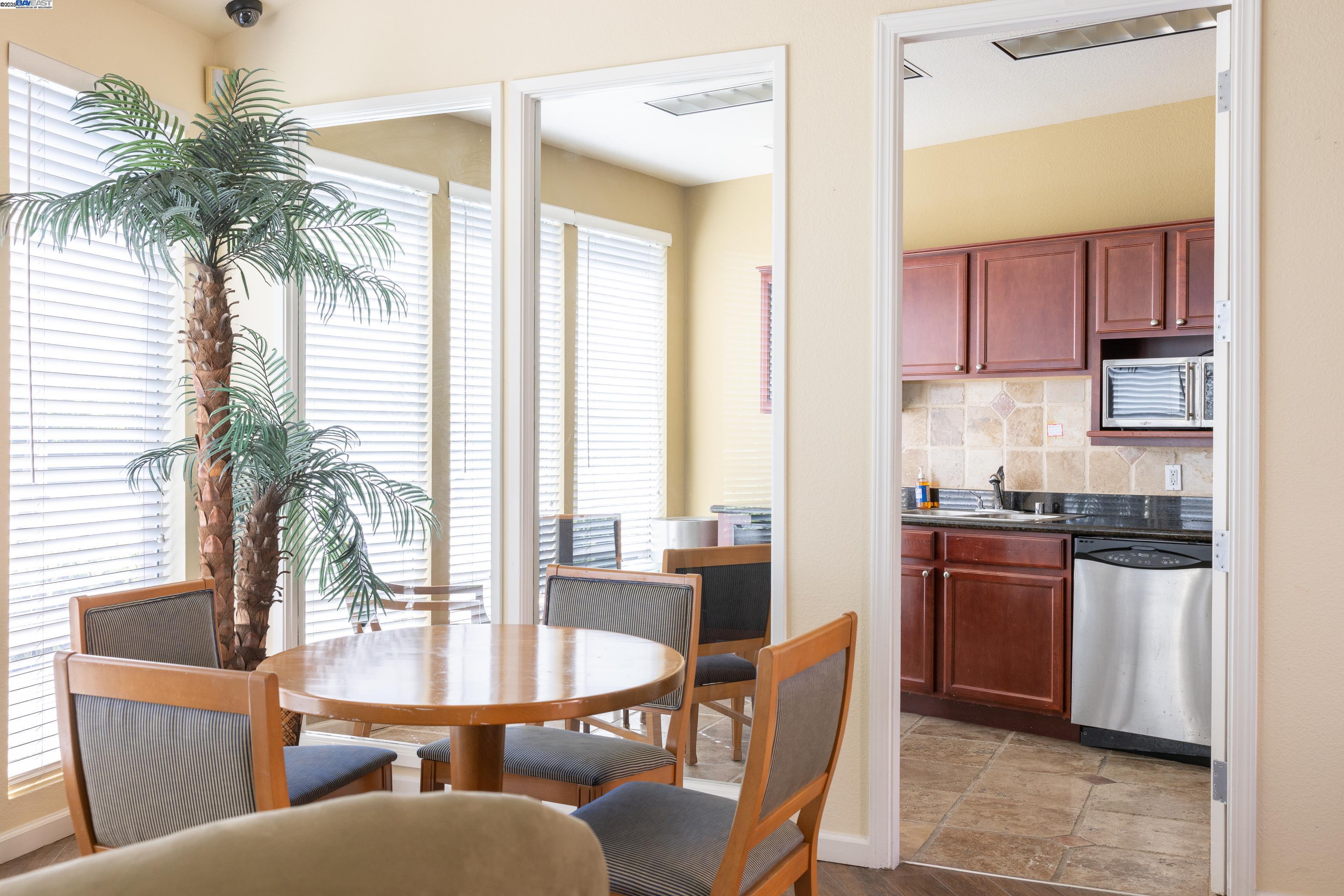 Detail Gallery Image 23 of 29 For 3695 Stevenson Blvd #144,  Fremont,  CA 94538 - 3 Beds | 3 Baths