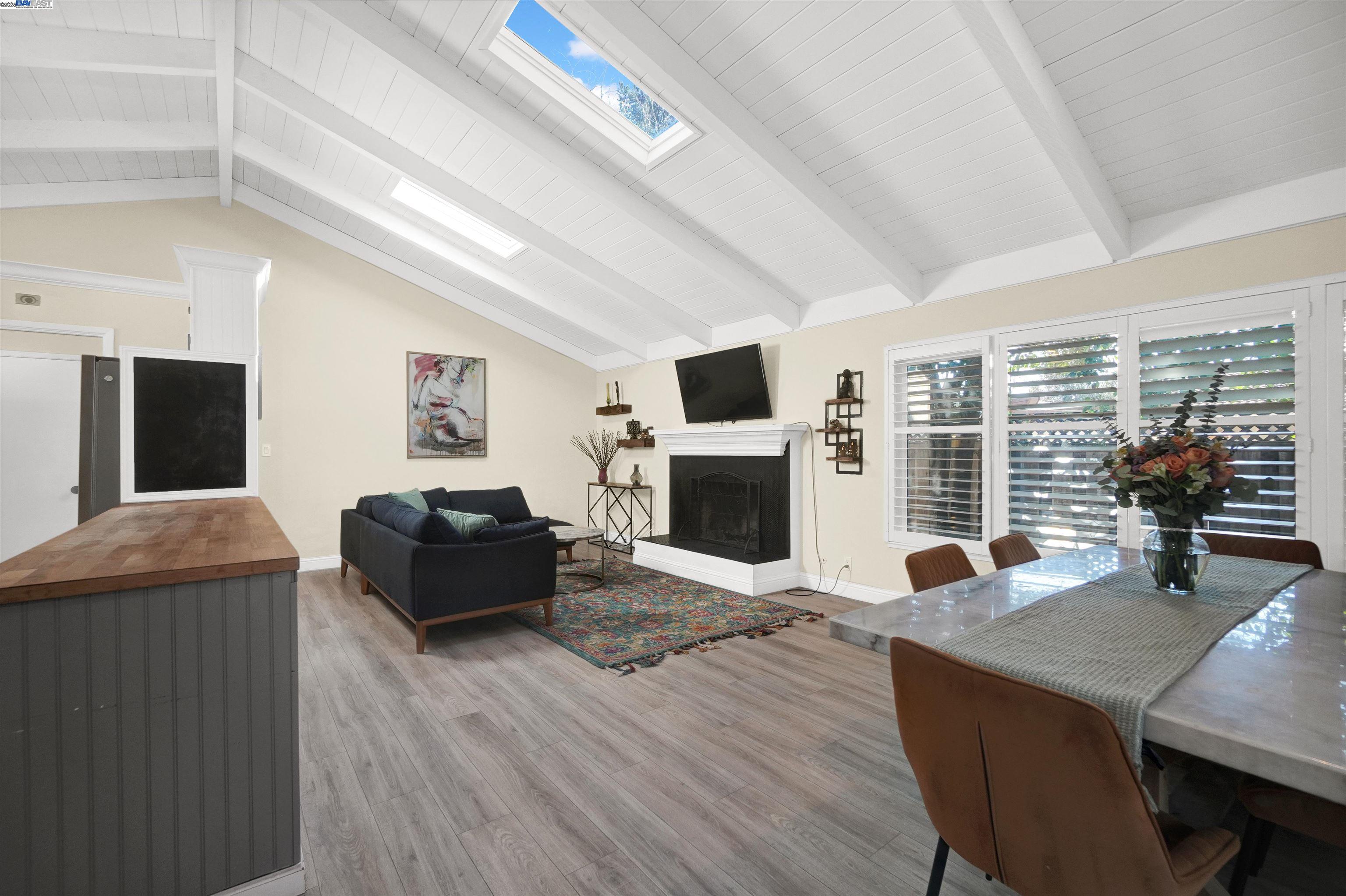Detail Gallery Image 13 of 39 For 55 Normandy Ln, Walnut Creek,  CA 94598 - 3 Beds | 2 Baths