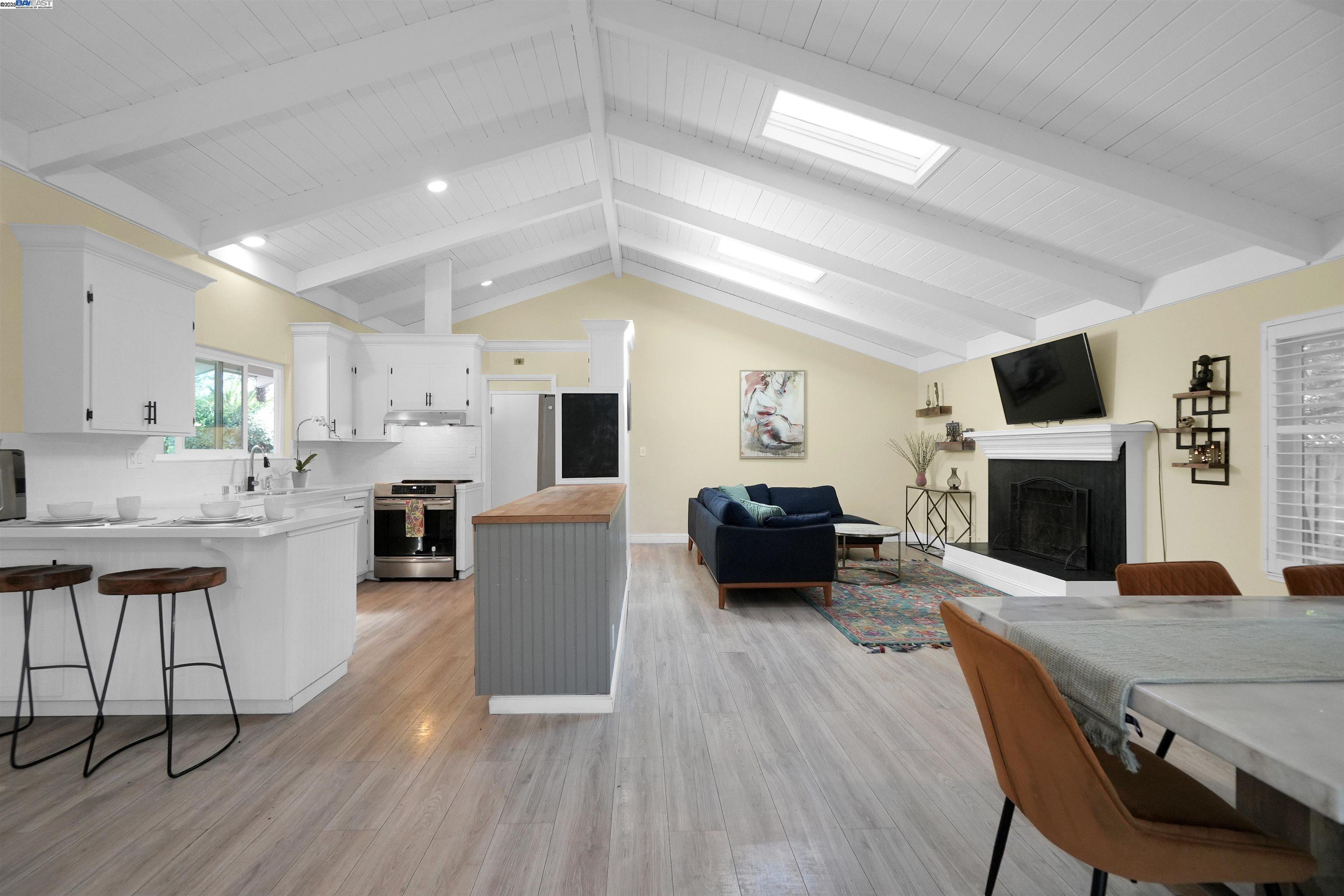 Detail Gallery Image 17 of 39 For 55 Normandy Ln, Walnut Creek,  CA 94598 - 3 Beds | 2 Baths
