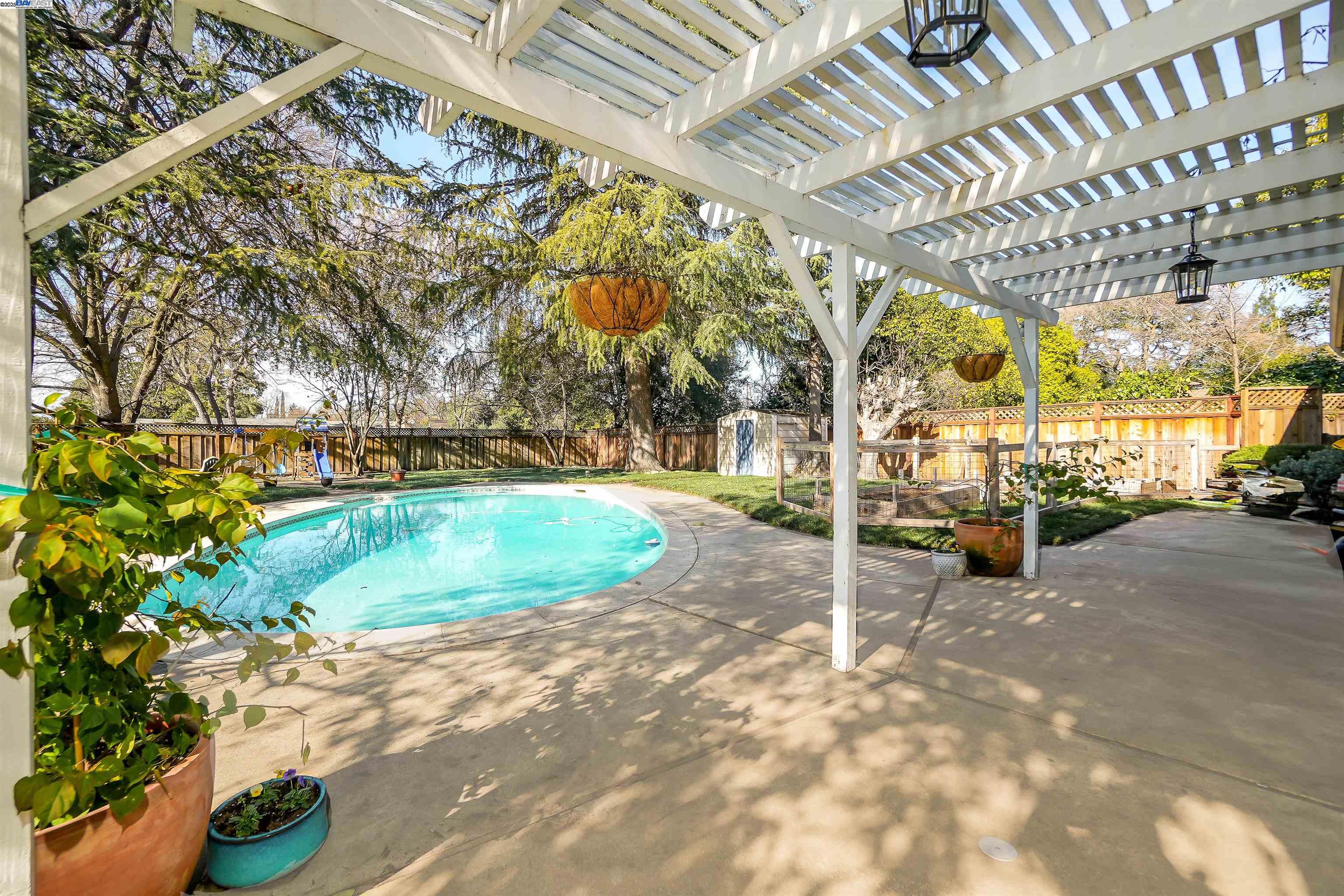 Detail Gallery Image 32 of 39 For 55 Normandy Ln, Walnut Creek,  CA 94598 - 3 Beds | 2 Baths