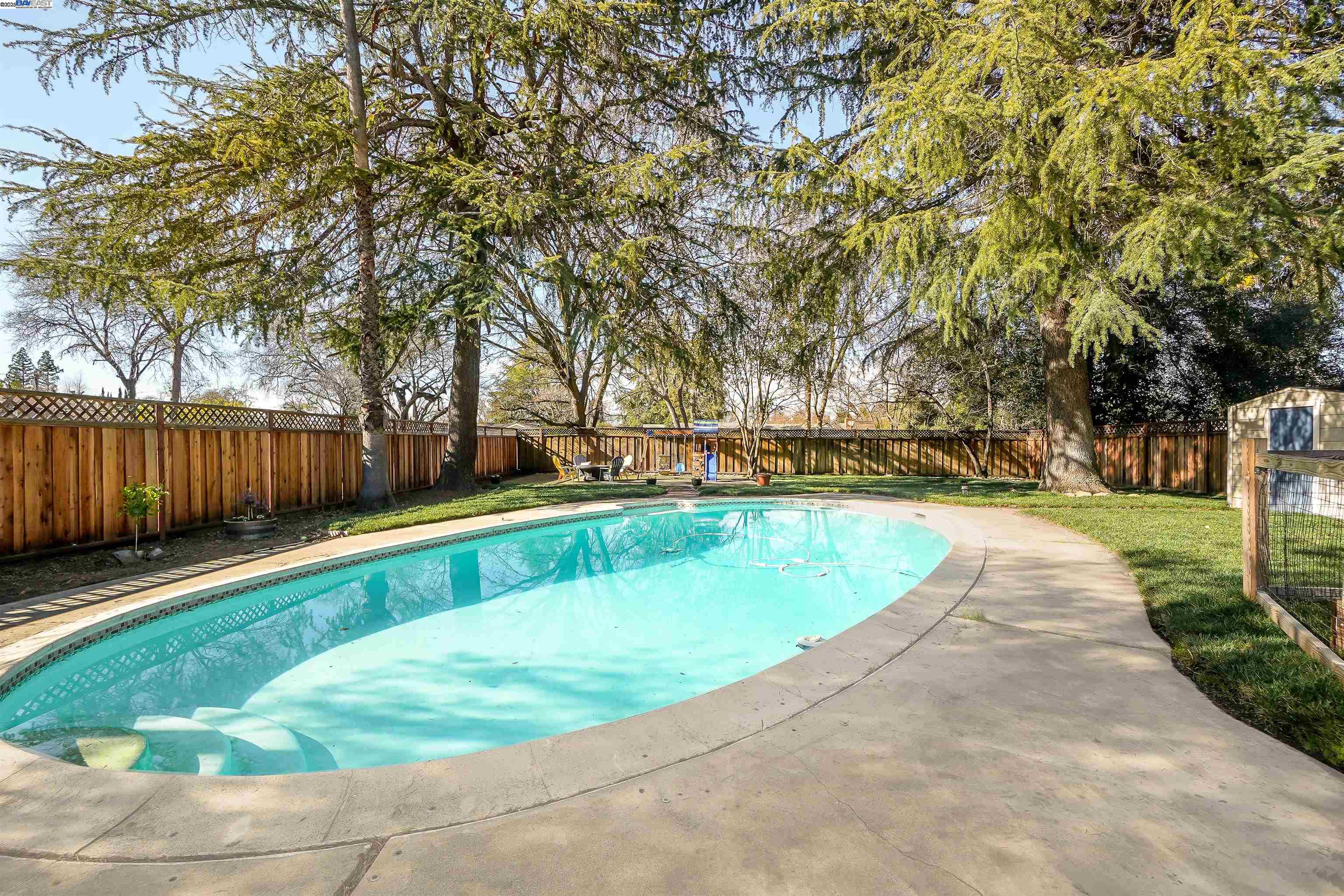 Detail Gallery Image 35 of 39 For 55 Normandy Ln, Walnut Creek,  CA 94598 - 3 Beds | 2 Baths