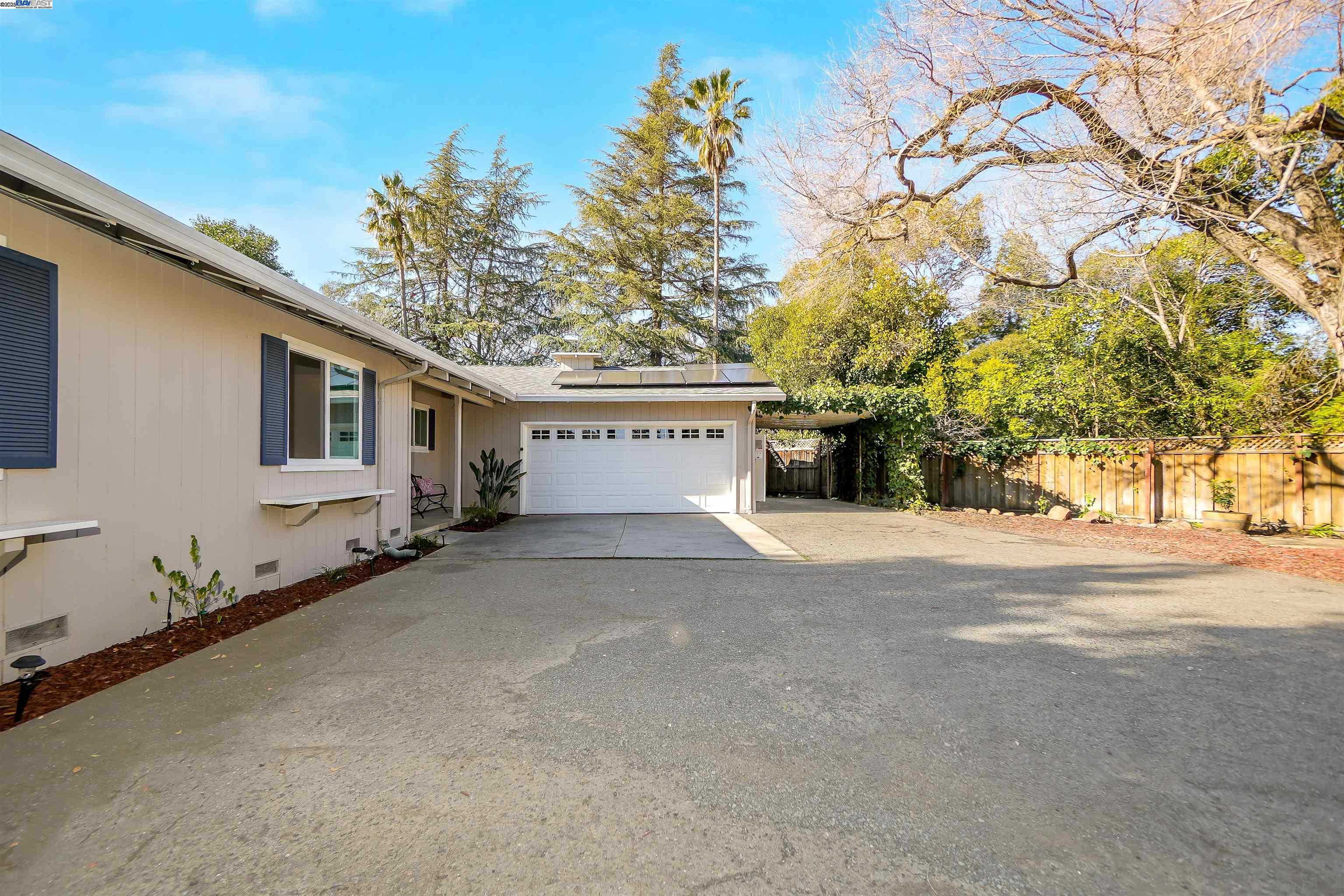 Detail Gallery Image 5 of 39 For 55 Normandy Ln, Walnut Creek,  CA 94598 - 3 Beds | 2 Baths