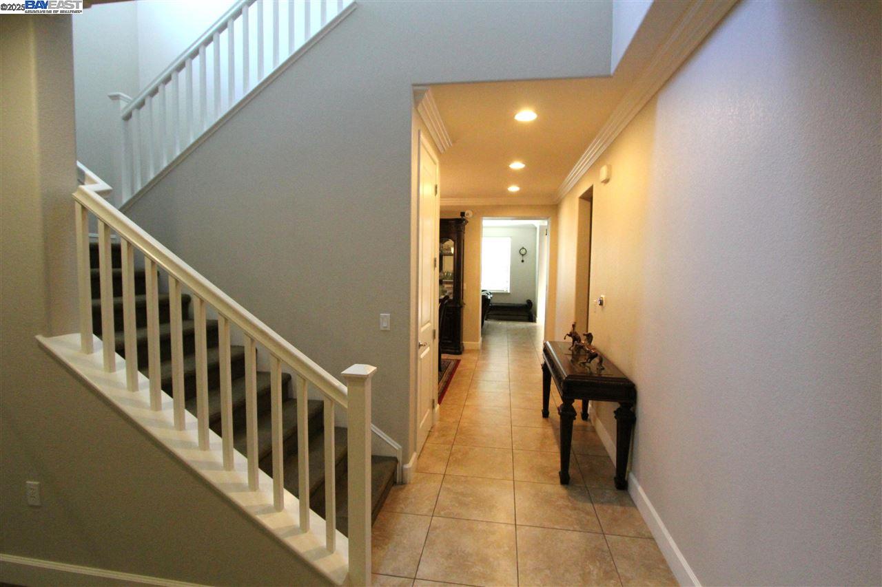 Detail Gallery Image 2 of 20 For 5199 Salerno Dr, Dublin,  CA 94568-7357 - 4 Beds | 3 Baths