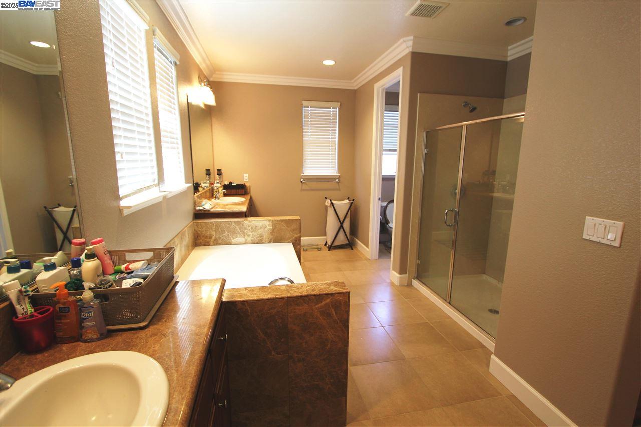 Detail Gallery Image 13 of 20 For 5199 Salerno Dr, Dublin,  CA 94568-7357 - 4 Beds | 3 Baths