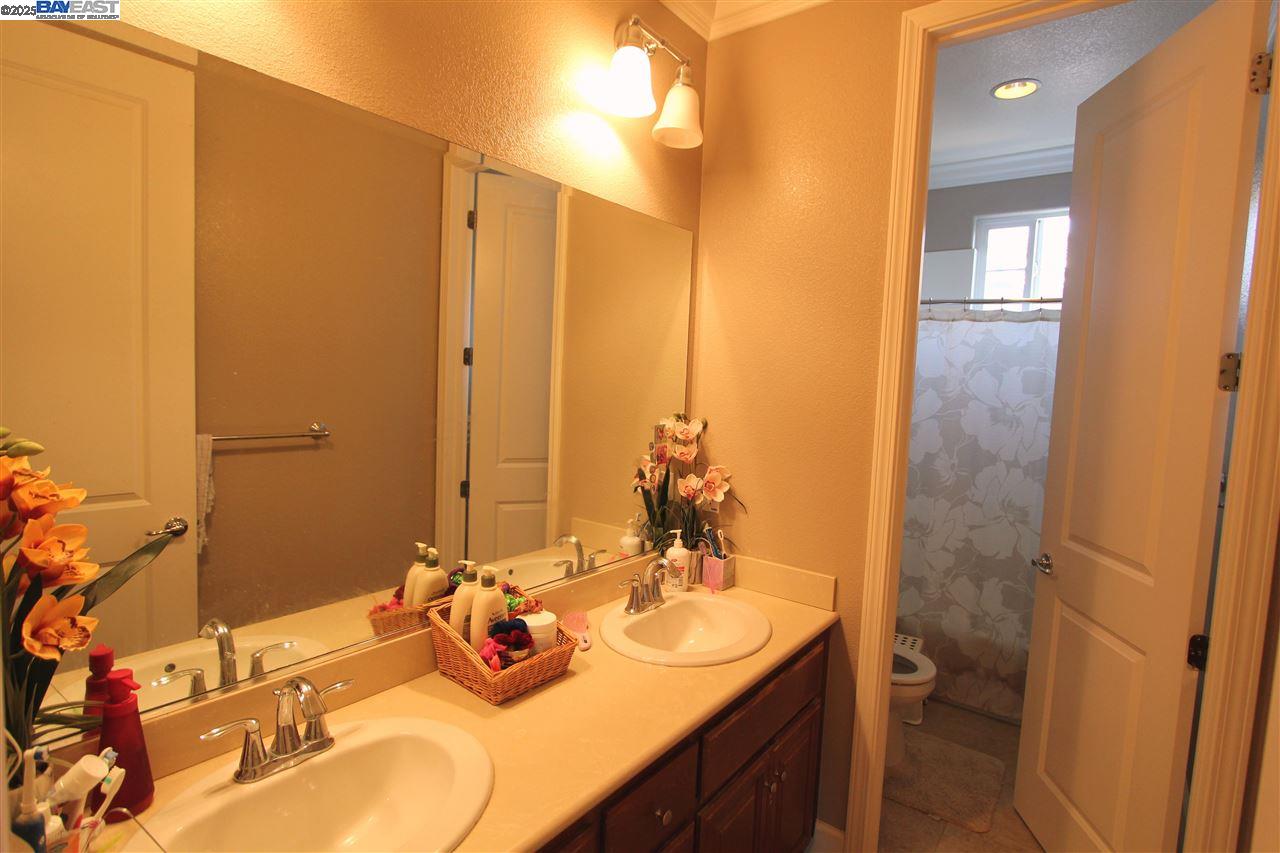 Detail Gallery Image 15 of 20 For 5199 Salerno Dr, Dublin,  CA 94568-7357 - 4 Beds | 3 Baths