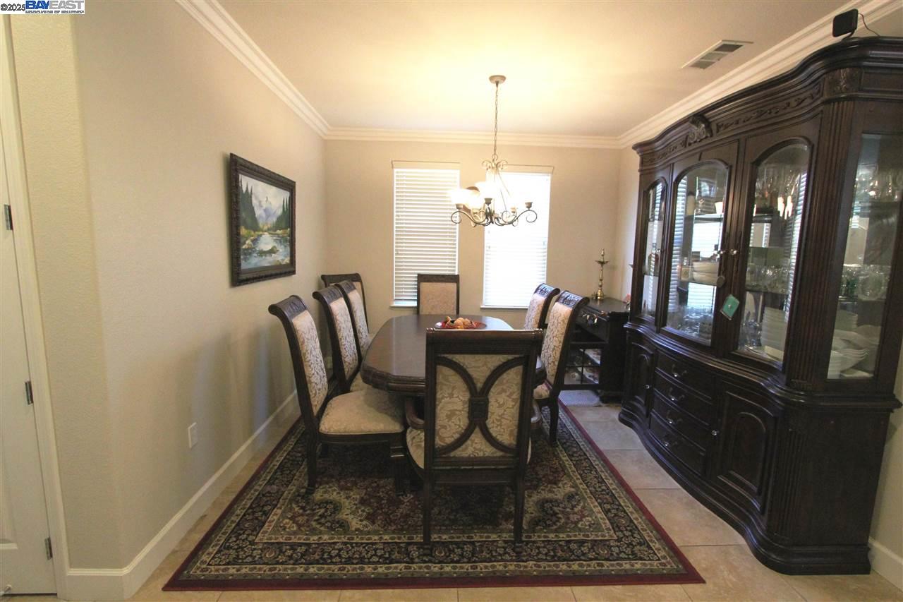 Detail Gallery Image 3 of 20 For 5199 Salerno Dr, Dublin,  CA 94568-7357 - 4 Beds | 3 Baths