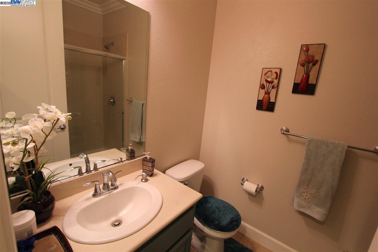 Detail Gallery Image 8 of 20 For 5199 Salerno Dr, Dublin,  CA 94568-7357 - 4 Beds | 3 Baths