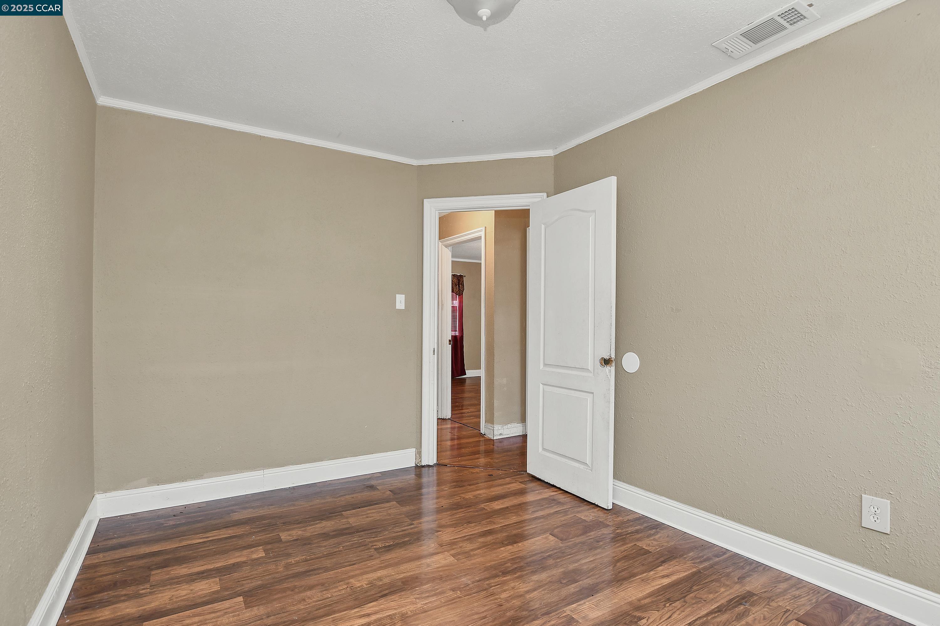 Detail Gallery Image 15 of 20 For 1919 Birch Ave, Antioch,  CA 94509 - 3 Beds | 1 Baths