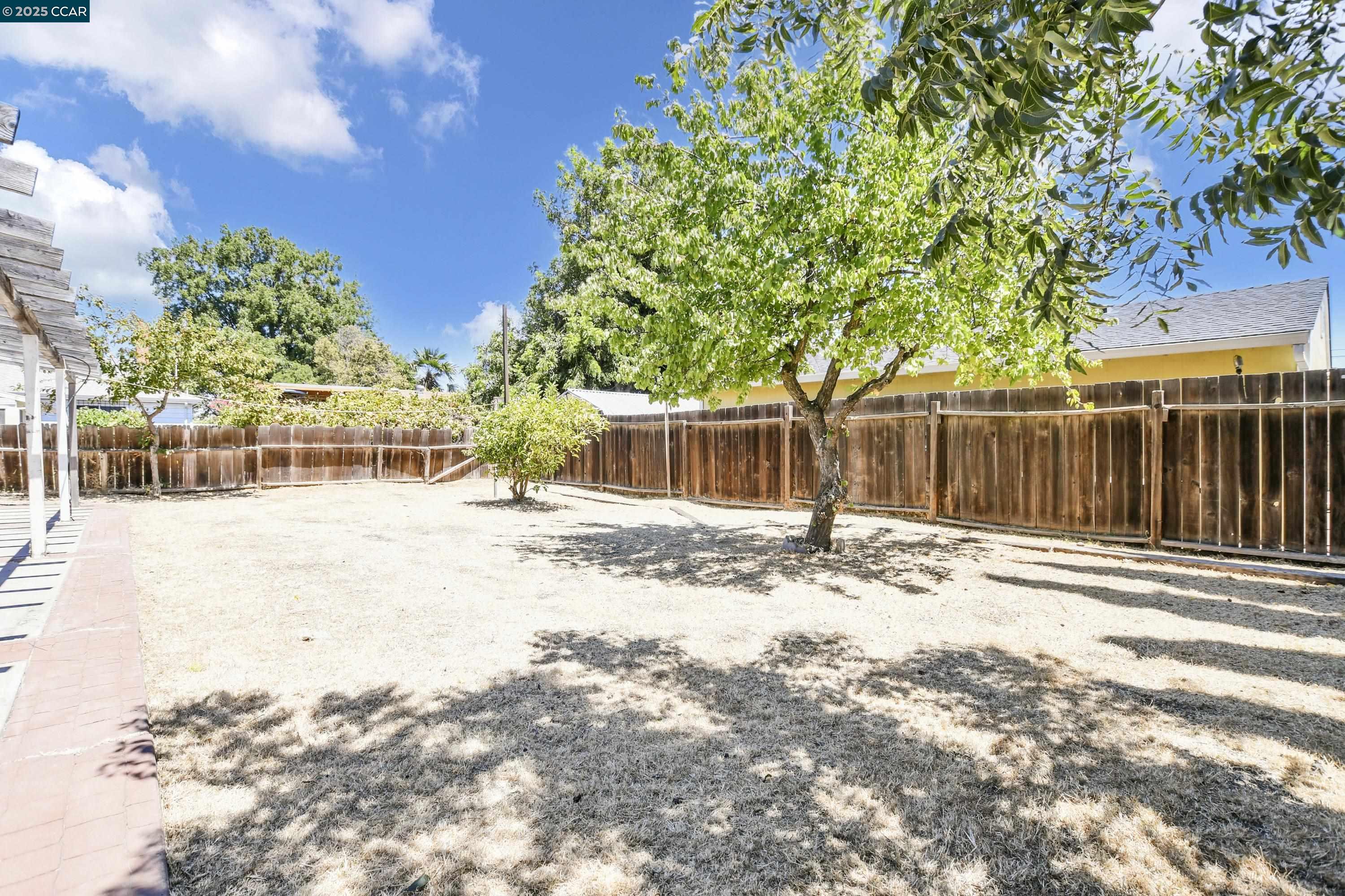 Detail Gallery Image 17 of 20 For 1919 Birch Ave, Antioch,  CA 94509 - 3 Beds | 1 Baths