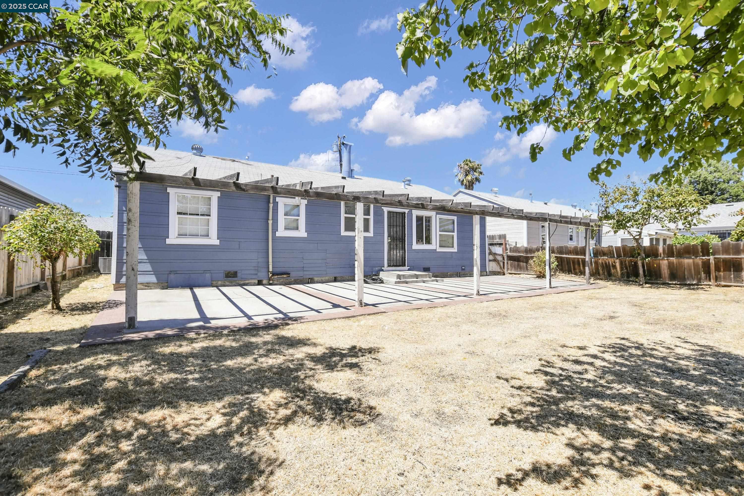 Detail Gallery Image 18 of 20 For 1919 Birch Ave, Antioch,  CA 94509 - 3 Beds | 1 Baths