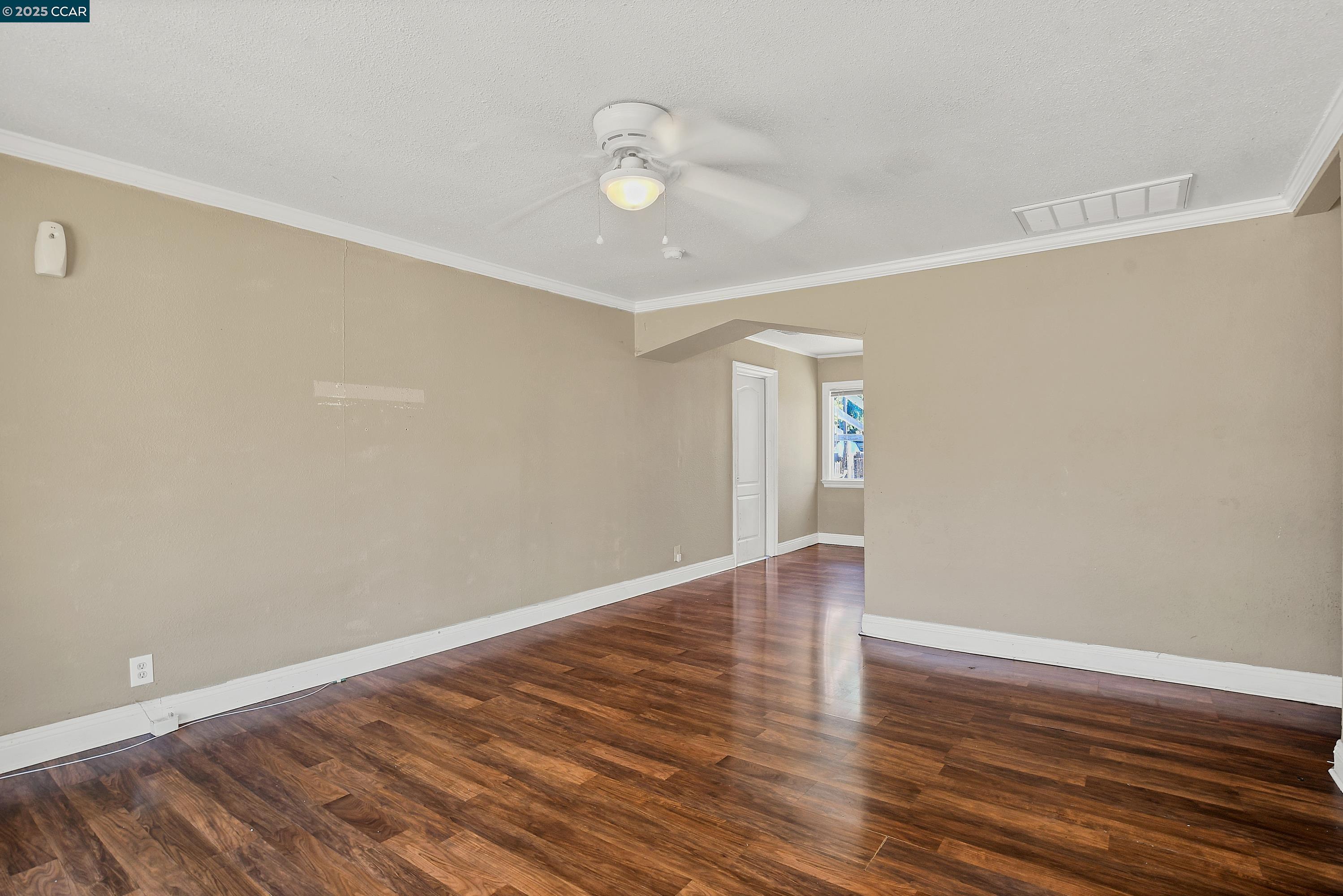 Detail Gallery Image 3 of 20 For 1919 Birch Ave, Antioch,  CA 94509 - 3 Beds | 1 Baths