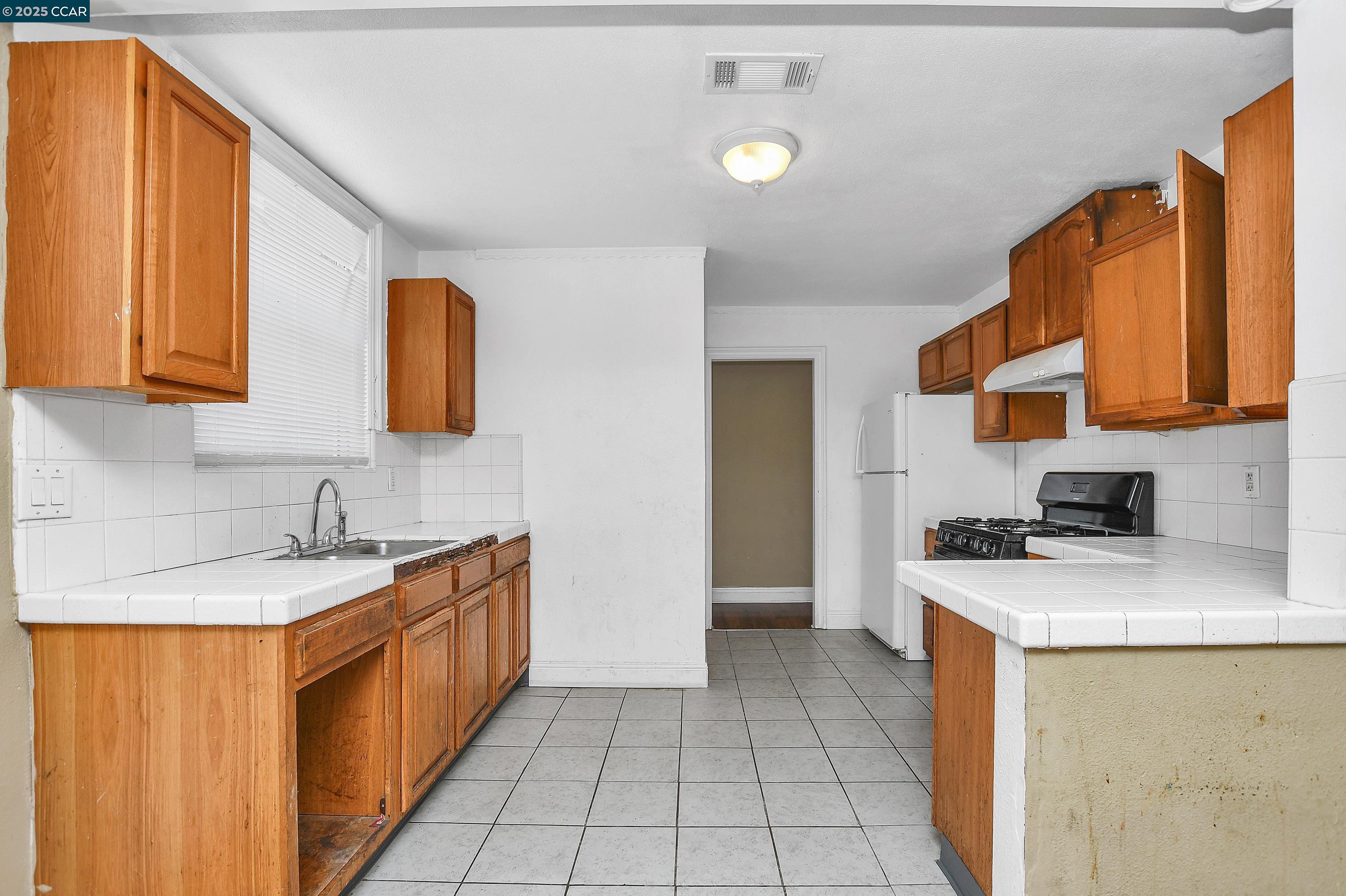 Detail Gallery Image 7 of 20 For 1919 Birch Ave, Antioch,  CA 94509 - 3 Beds | 1 Baths