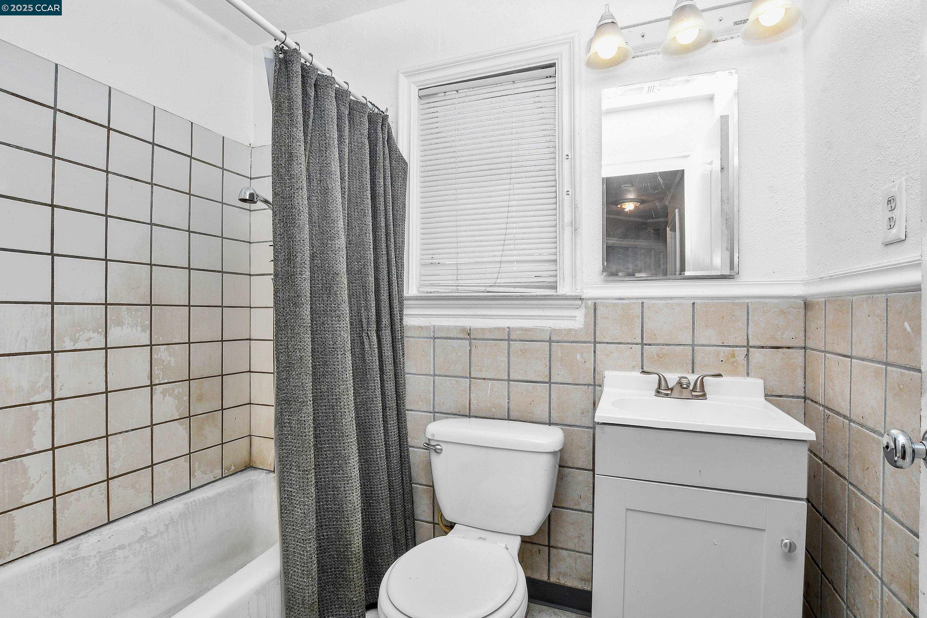 Detail Gallery Image 9 of 20 For 1919 Birch Ave, Antioch,  CA 94509 - 3 Beds | 1 Baths