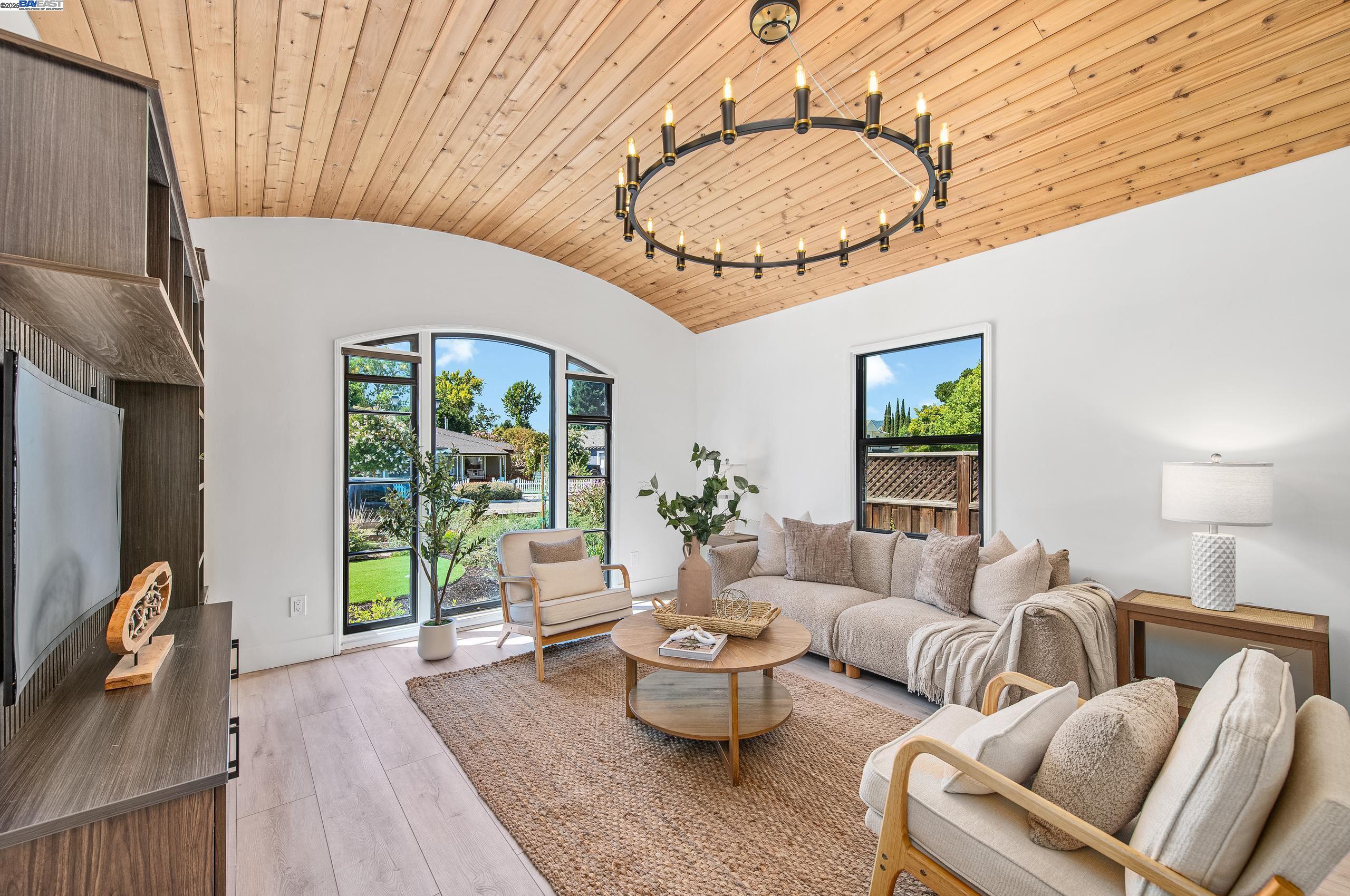 Detail Gallery Image 2 of 49 For 4073 Stanley Blvd, Pleasanton,  CA 94566 - 5 Beds | 3 Baths