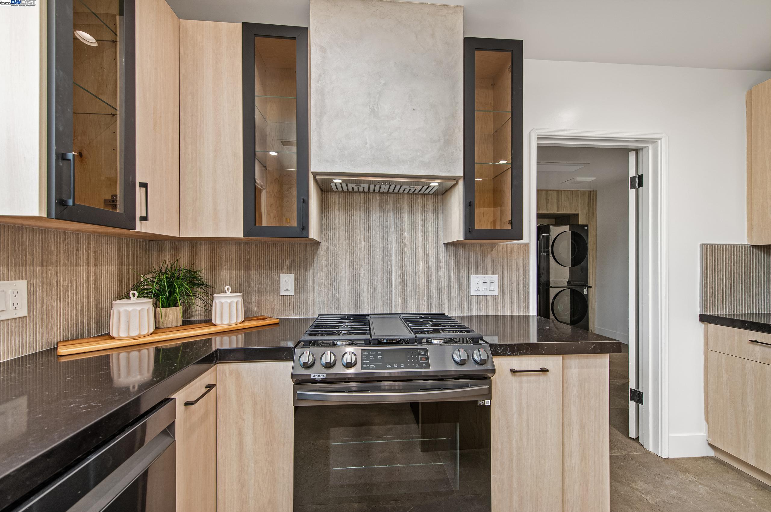 Detail Gallery Image 15 of 49 For 4073 Stanley Blvd, Pleasanton,  CA 94566 - 5 Beds | 3 Baths