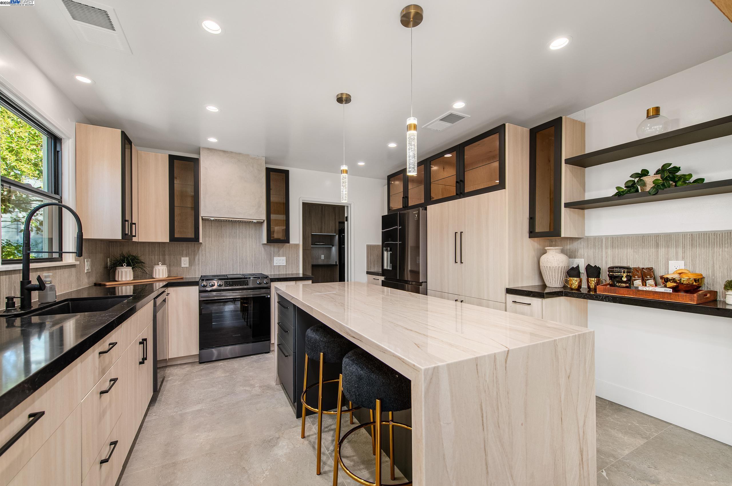 Detail Gallery Image 3 of 49 For 4073 Stanley Blvd, Pleasanton,  CA 94566 - 5 Beds | 3 Baths