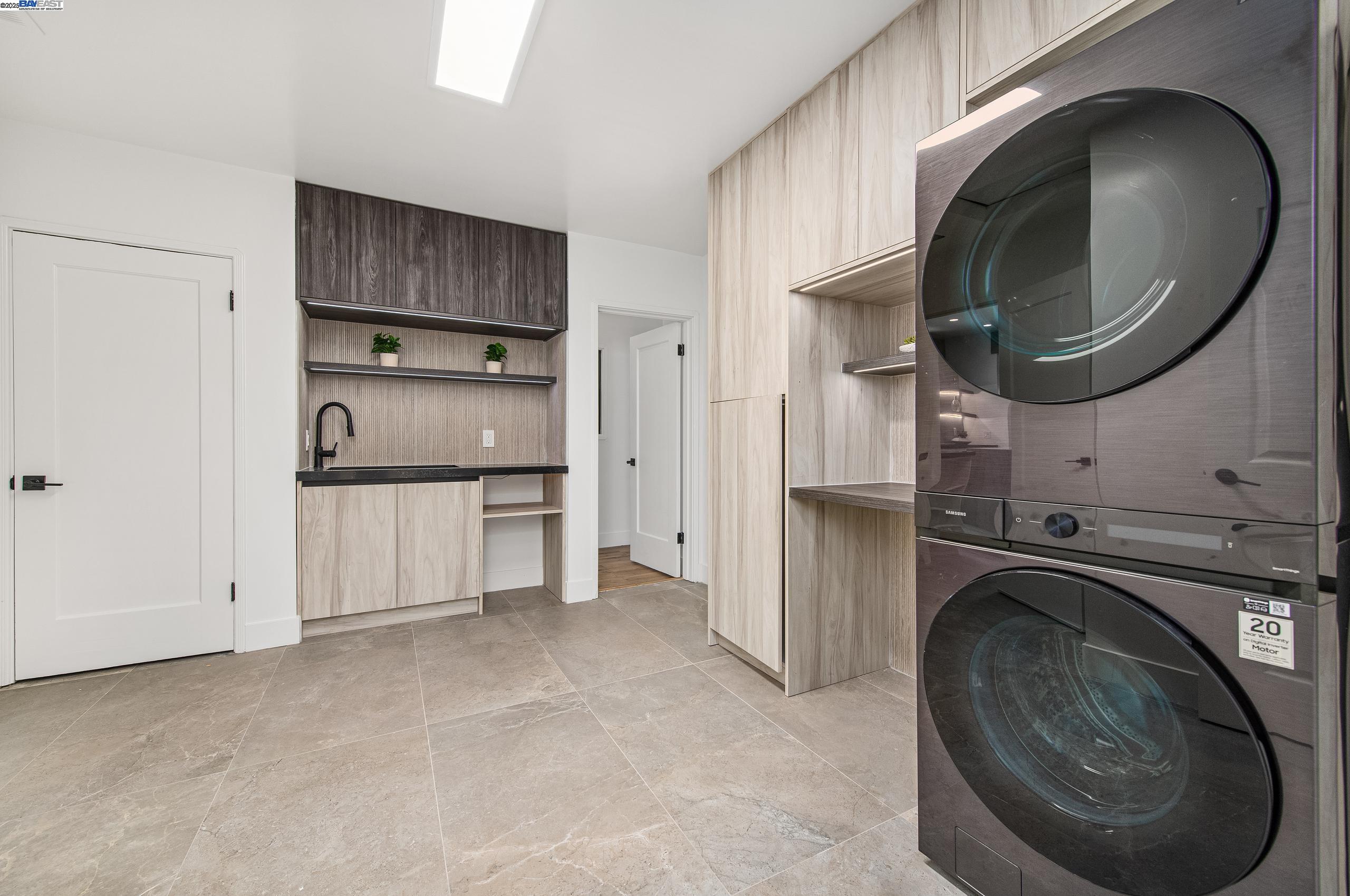 Detail Gallery Image 27 of 49 For 4073 Stanley Blvd, Pleasanton,  CA 94566 - 5 Beds | 3 Baths