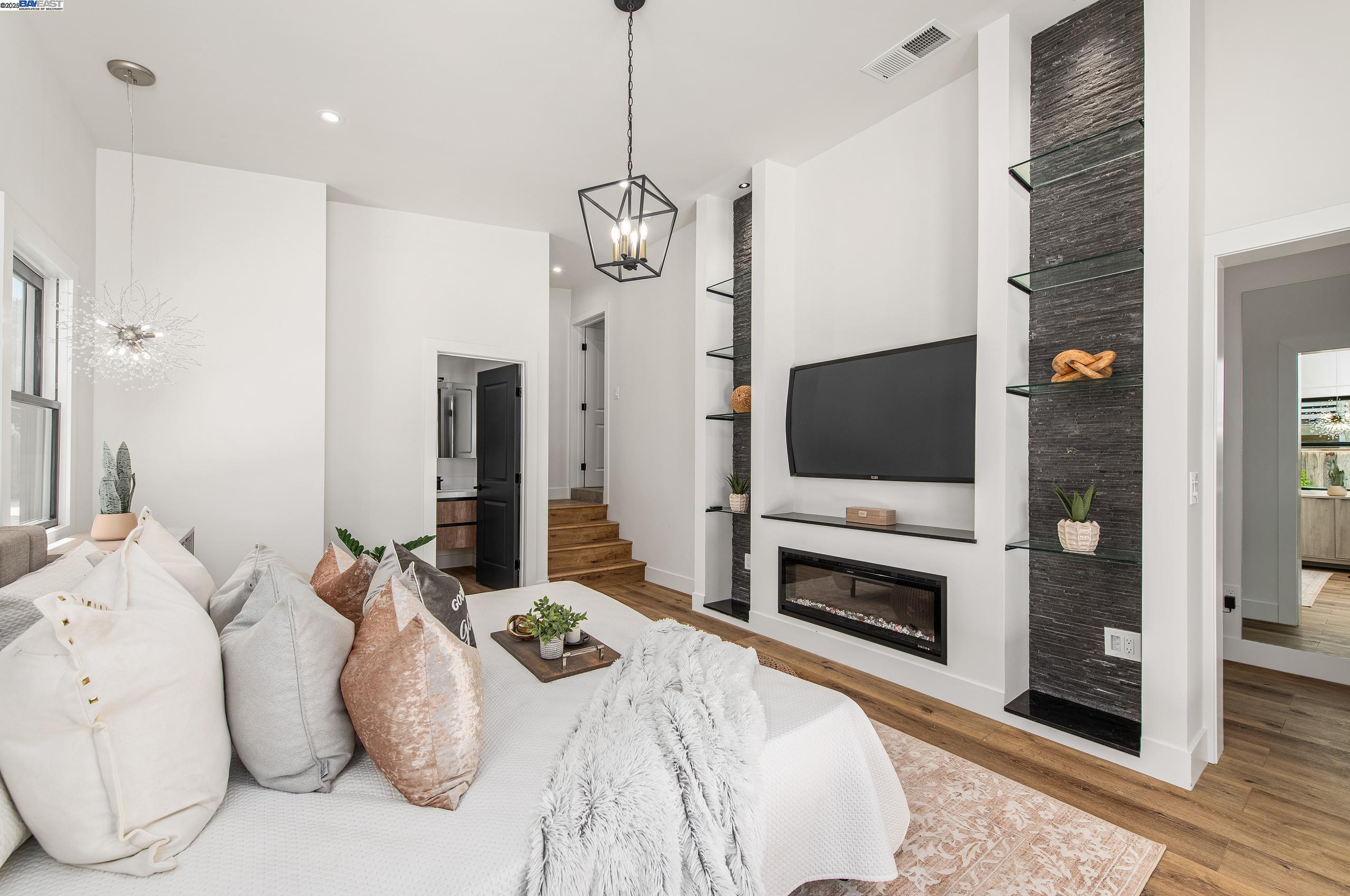 Detail Gallery Image 4 of 49 For 4073 Stanley Blvd, Pleasanton,  CA 94566 - 5 Beds | 3 Baths