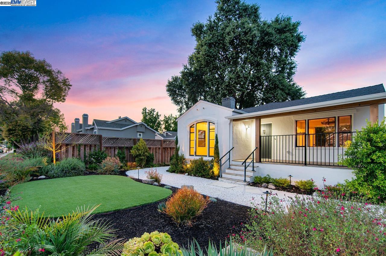 Detail Gallery Image 8 of 49 For 4073 Stanley Blvd, Pleasanton,  CA 94566 - 5 Beds | 3 Baths