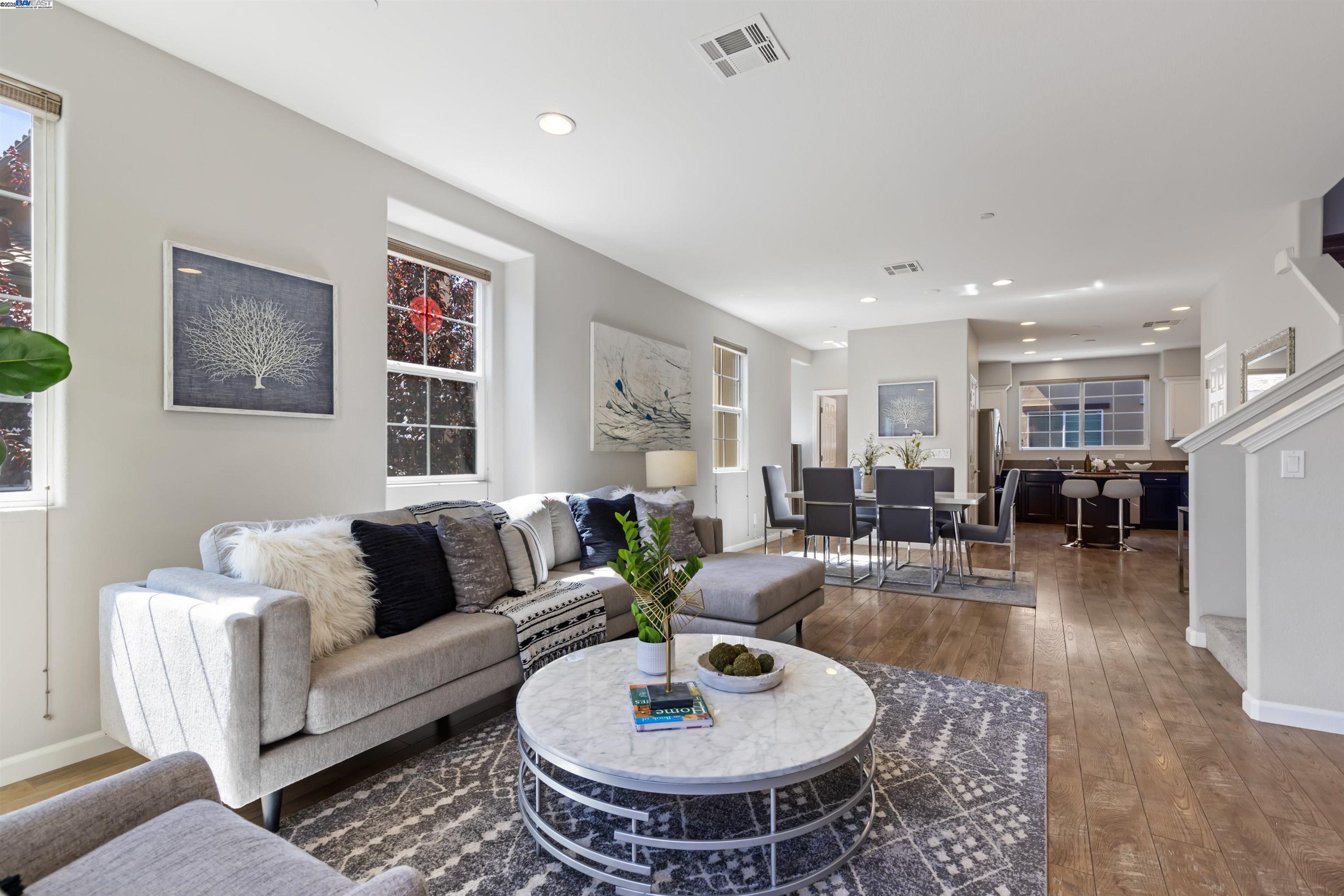 Photo #4: 41107386 Listing 