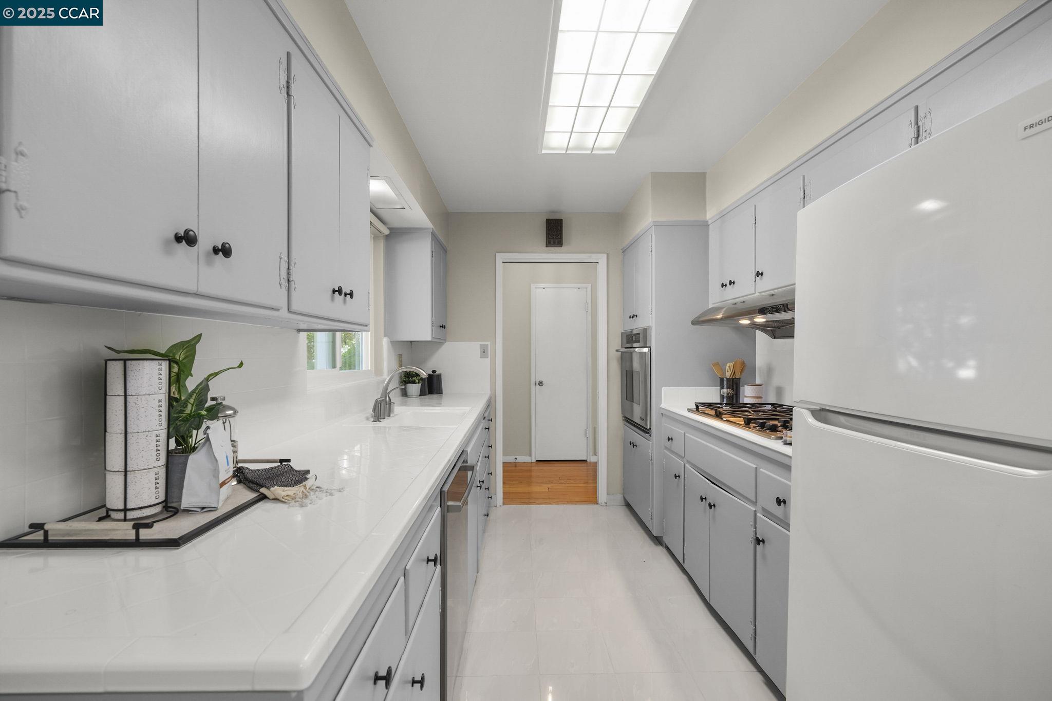 Detail Gallery Image 14 of 29 For 231 Los Felicas Ave, Walnut Creek,  CA 94598 - 4 Beds | 2 Baths