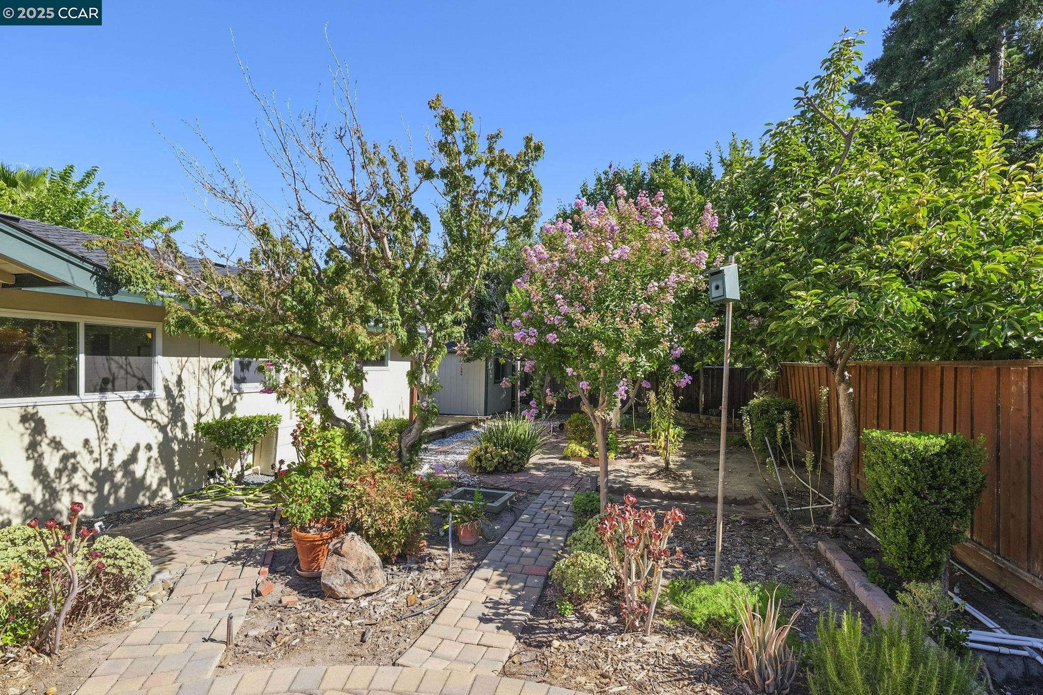 Detail Gallery Image 26 of 29 For 231 Los Felicas Ave, Walnut Creek,  CA 94598 - 4 Beds | 2 Baths