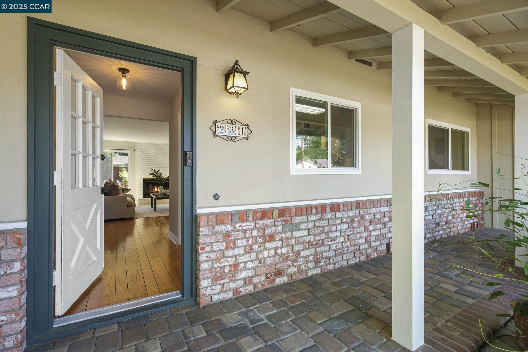 Detail Gallery Image 4 of 29 For 231 Los Felicas Ave, Walnut Creek,  CA 94598 - 4 Beds | 2 Baths