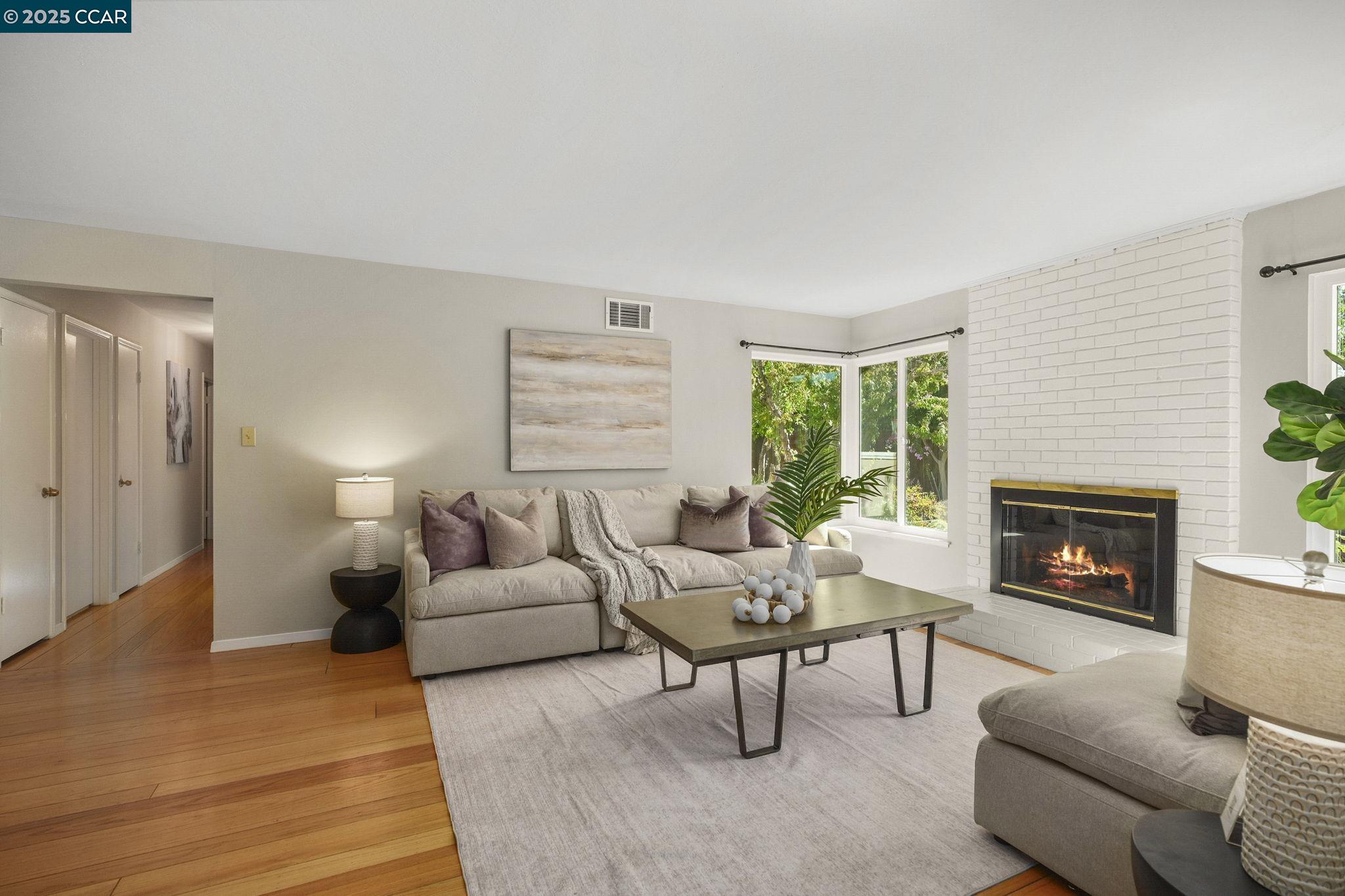 Detail Gallery Image 7 of 29 For 231 Los Felicas Ave, Walnut Creek,  CA 94598 - 4 Beds | 2 Baths