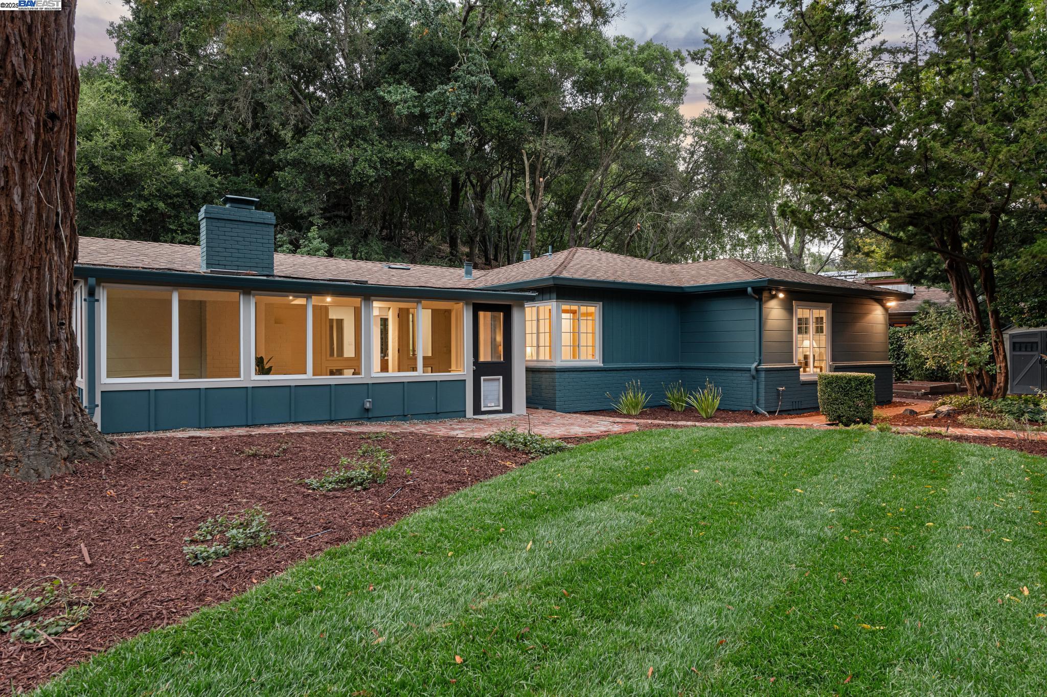 Detail Gallery Image 1 of 1 For 6 Dale Ct, Orinda,  CA 94563 - 4 Beds | 2 Baths