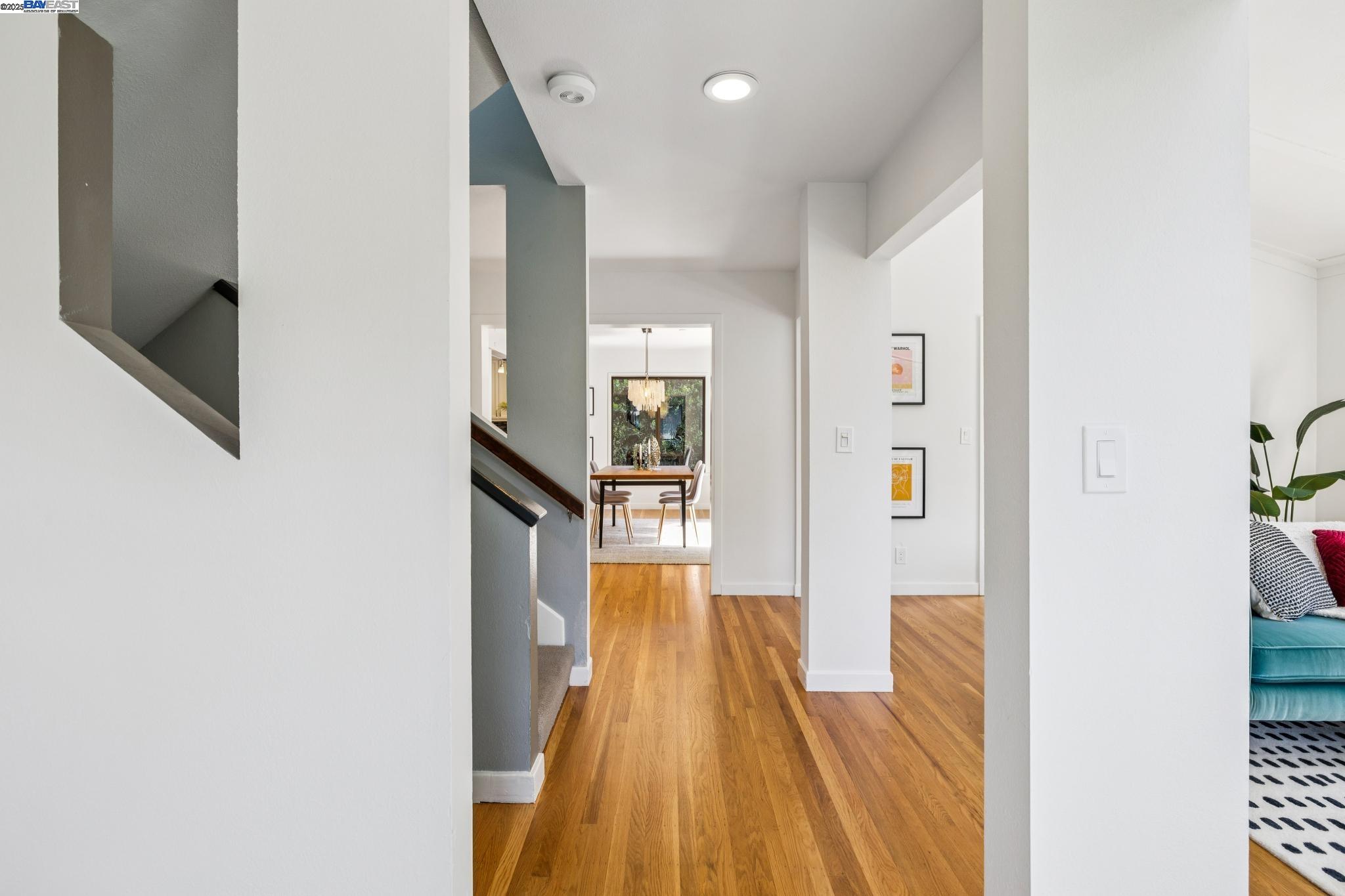 Detail Gallery Image 15 of 60 For 7350 Woodrow Drive, Oakland,  CA 94611 - 3 Beds | 2/1 Baths