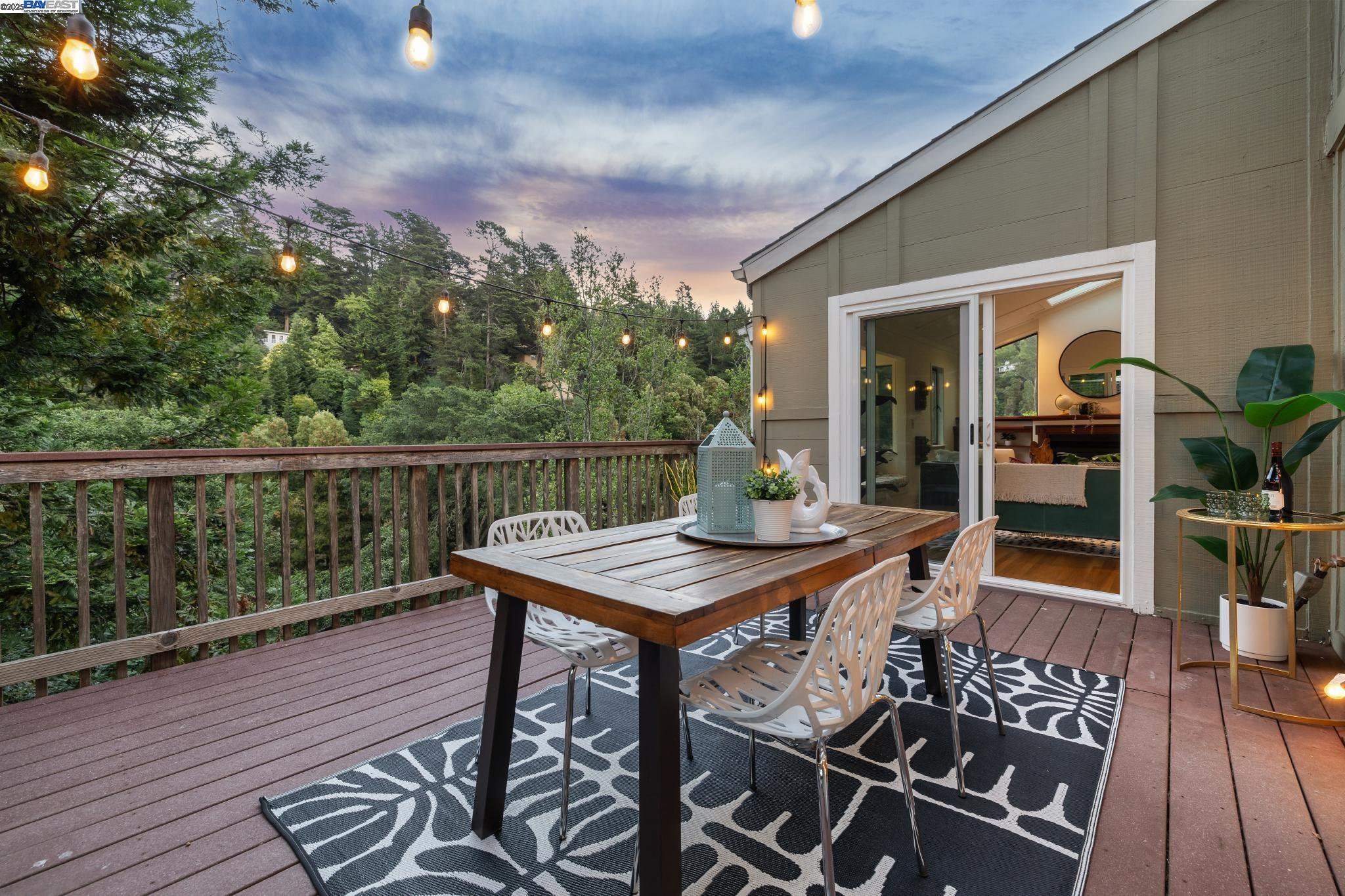 Detail Gallery Image 5 of 60 For 7350 Woodrow Drive, Oakland,  CA 94611 - 3 Beds | 2/1 Baths