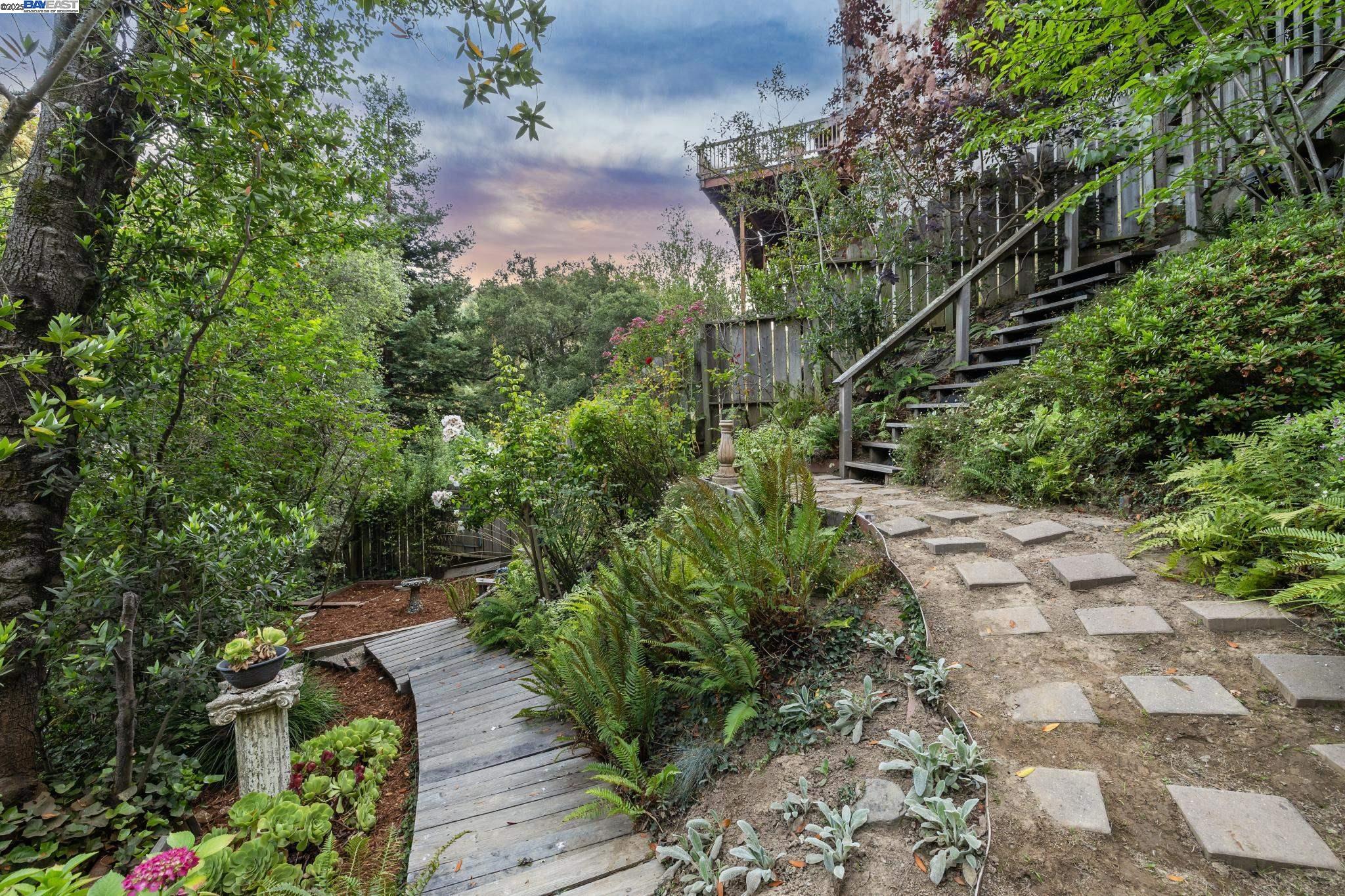 Detail Gallery Image 57 of 60 For 7350 Woodrow Drive, Oakland,  CA 94611 - 3 Beds | 2/1 Baths