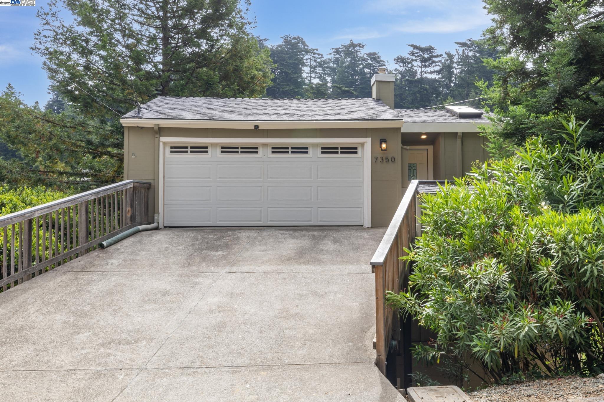 Detail Gallery Image 8 of 60 For 7350 Woodrow Drive, Oakland,  CA 94611 - 3 Beds | 2/1 Baths