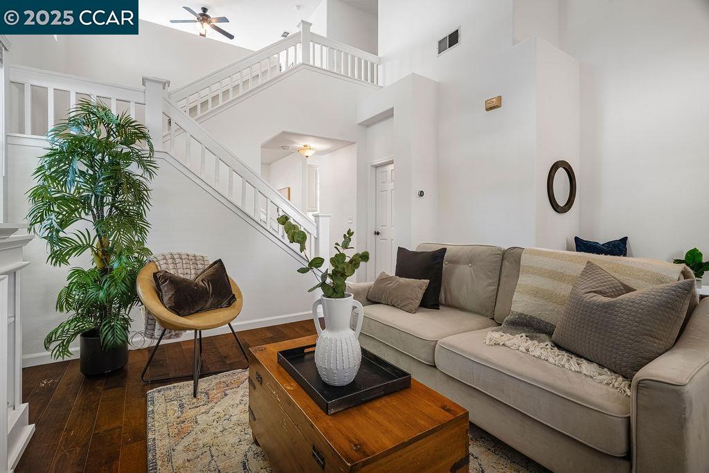 Detail Gallery Image 5 of 33 For 1 Lupine Ln, San Ramon,  CA 94583 - 4 Beds | 2/1 Baths