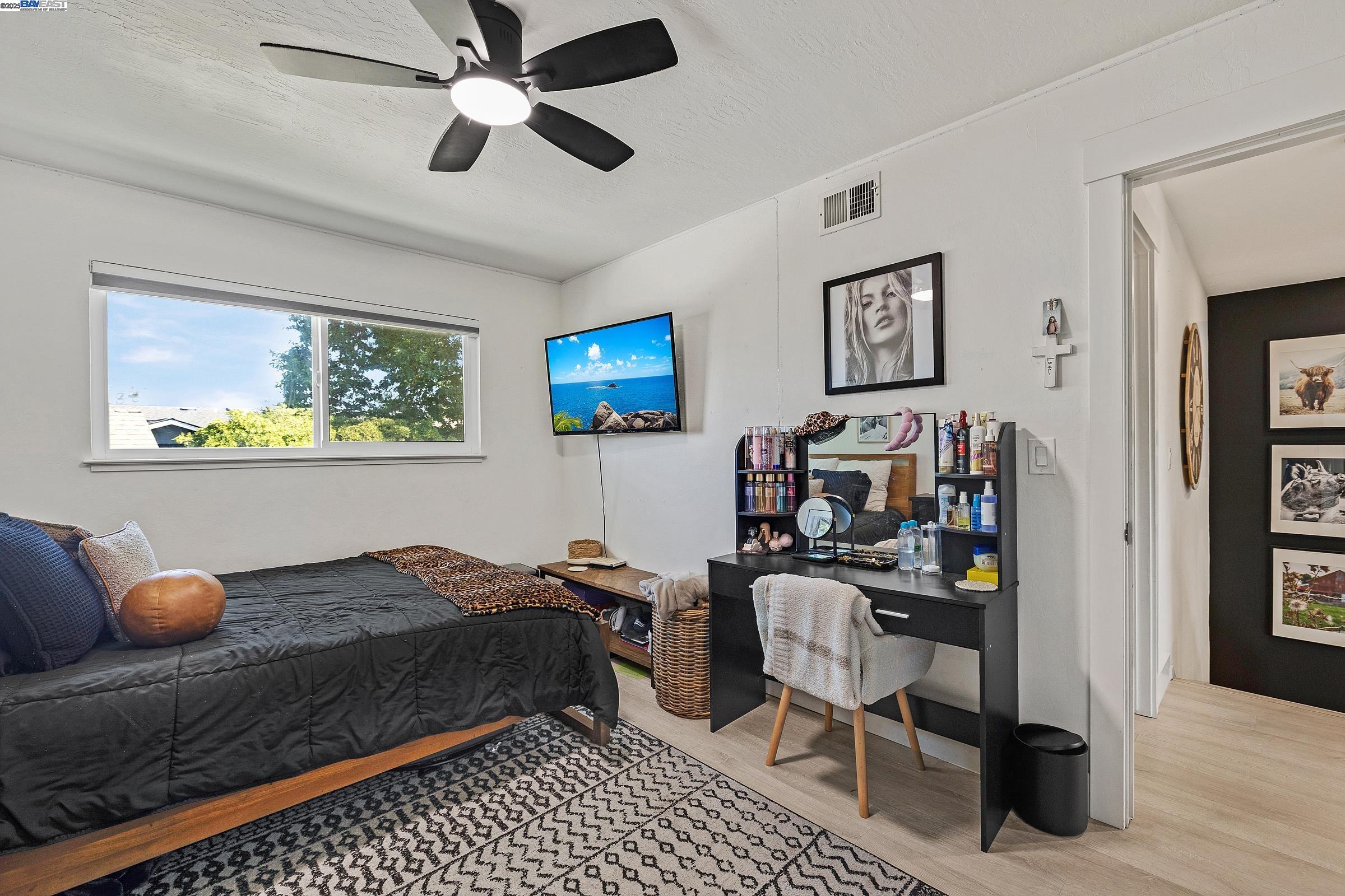Detail Gallery Image 22 of 52 For 2157 Farmington Pl, Livermore,  CA 94550 - 4 Beds | 2/1 Baths